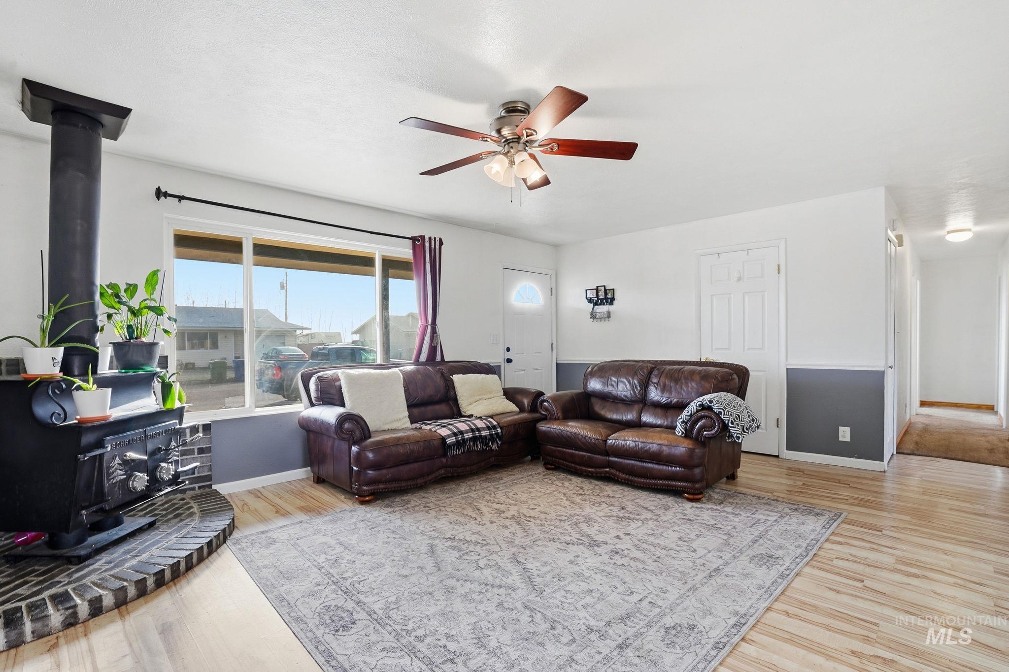 610 Oregon, New Plymouth, Idaho 83655, 3 Bedrooms, 1 Bathroom, Residential For Sale, Price $330,000,MLS 98973790