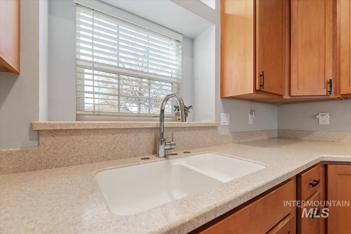 6118 N Widgeon Way, Boise, Idaho 83714, 3 Bedrooms, 2 Bathrooms, Residential For Sale, Price $549,900,MLS 98973794