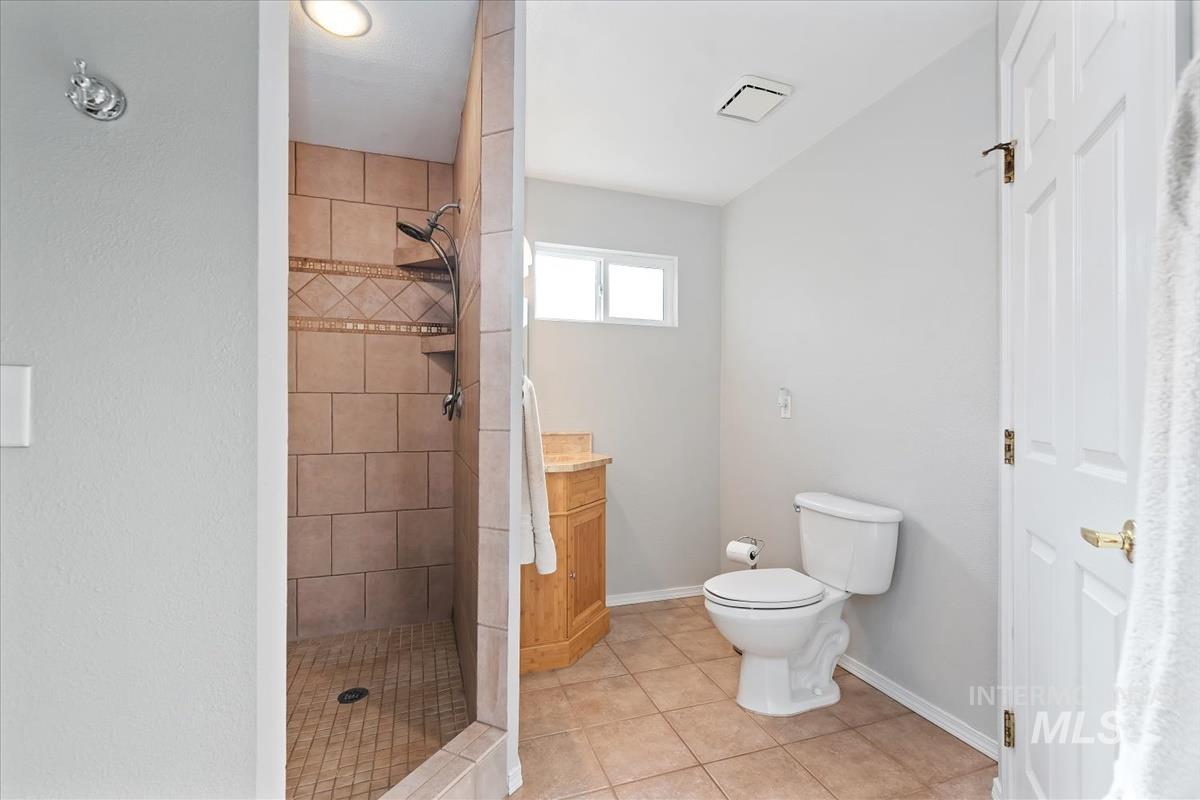 6118 N Widgeon Way, Boise, Idaho 83714, 3 Bedrooms, 2 Bathrooms, Residential For Sale, Price $549,900,MLS 98973794