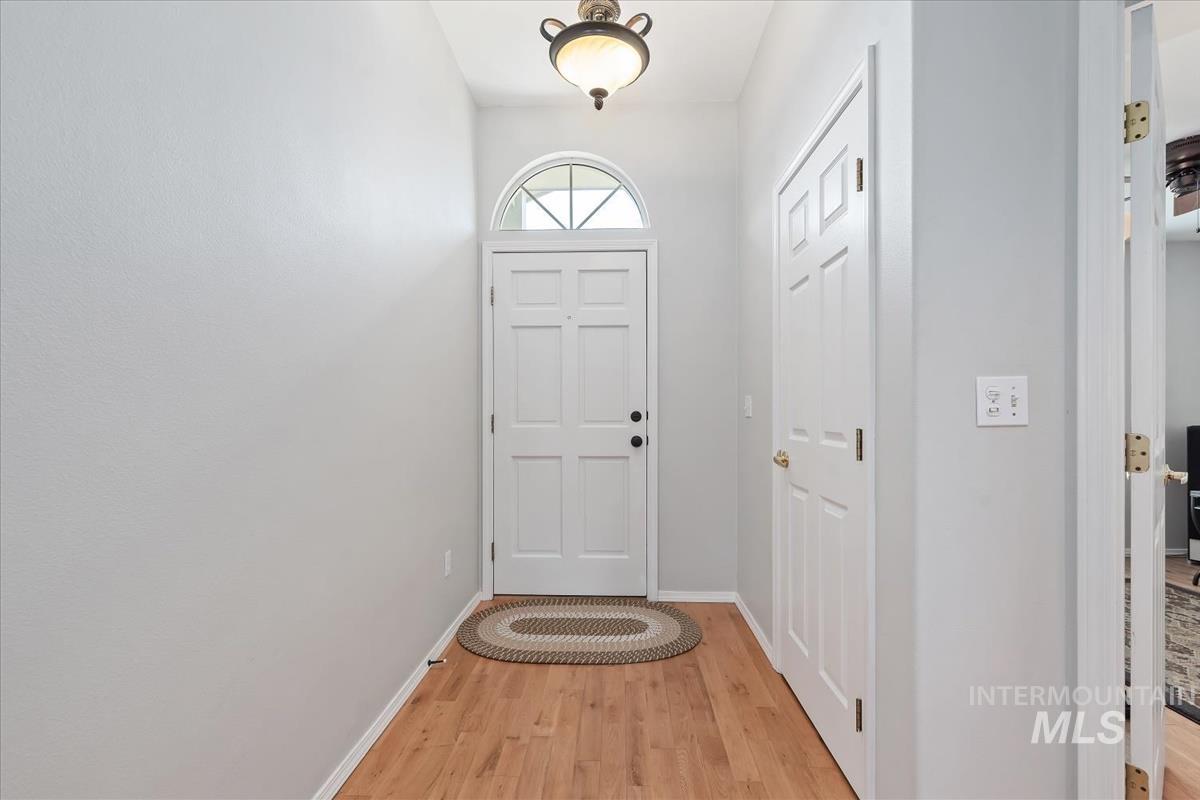 6118 N Widgeon Way, Boise, Idaho 83714, 3 Bedrooms, 2 Bathrooms, Residential For Sale, Price $549,900,MLS 98973794