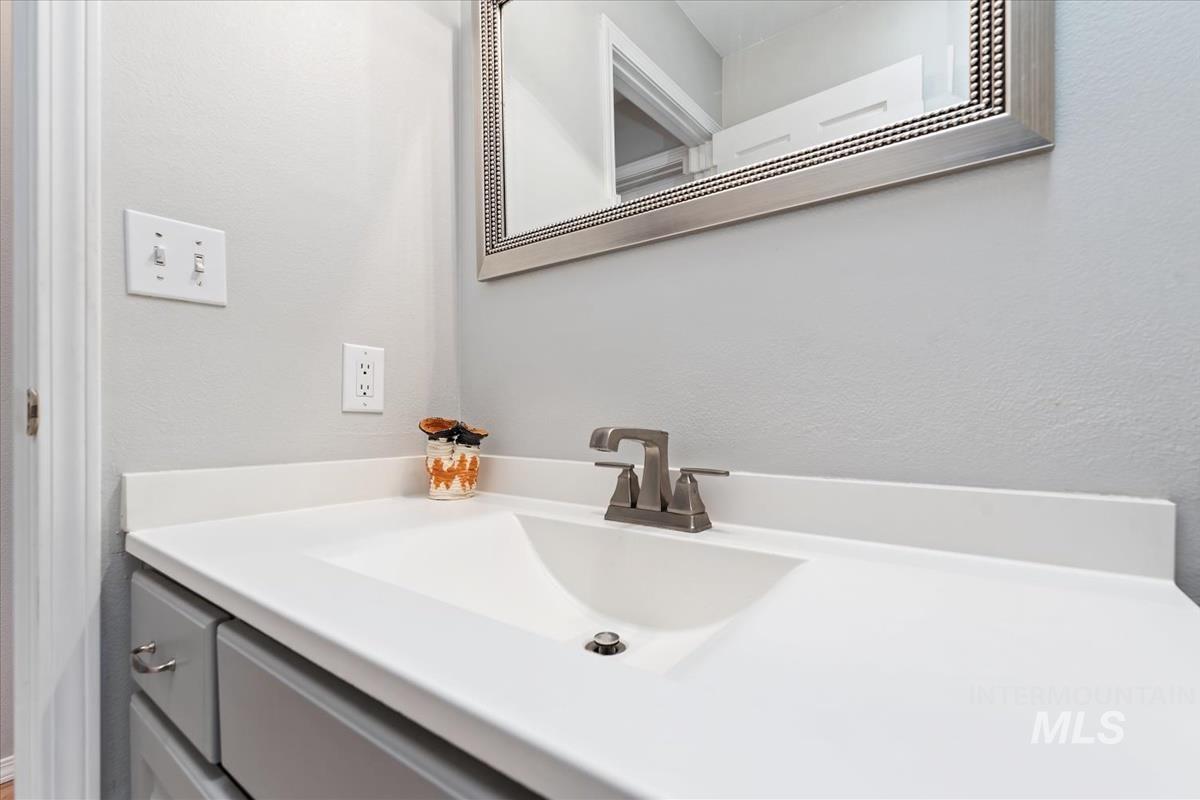 6118 N Widgeon Way, Boise, Idaho 83714, 3 Bedrooms, 2 Bathrooms, Residential For Sale, Price $549,900,MLS 98973794