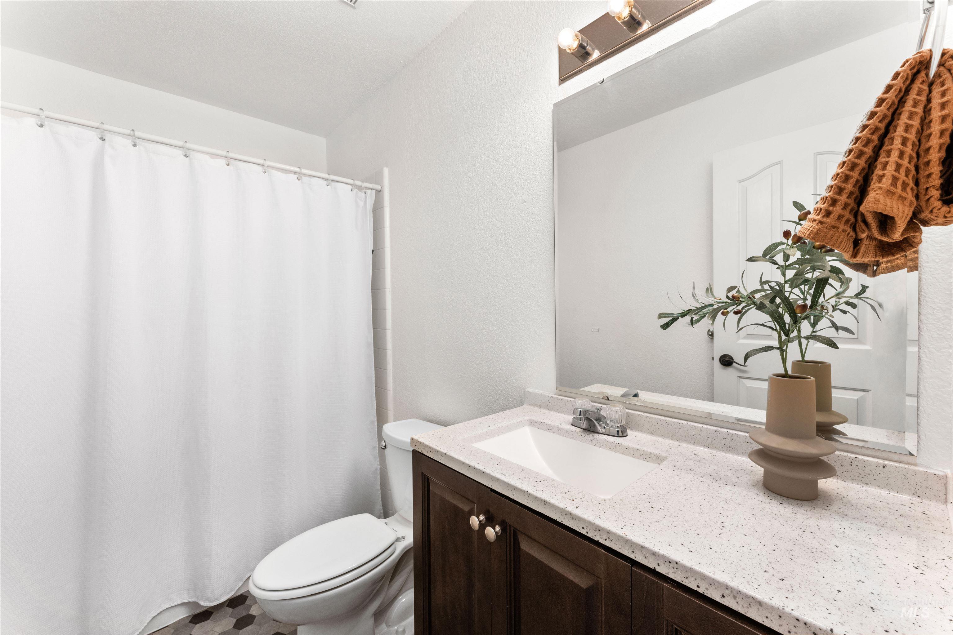 1545 N Ellington Way, Eagle, Idaho 83616, 3 Bedrooms, 2 Bathrooms, Residential For Sale, Price $519,900,MLS 98973795