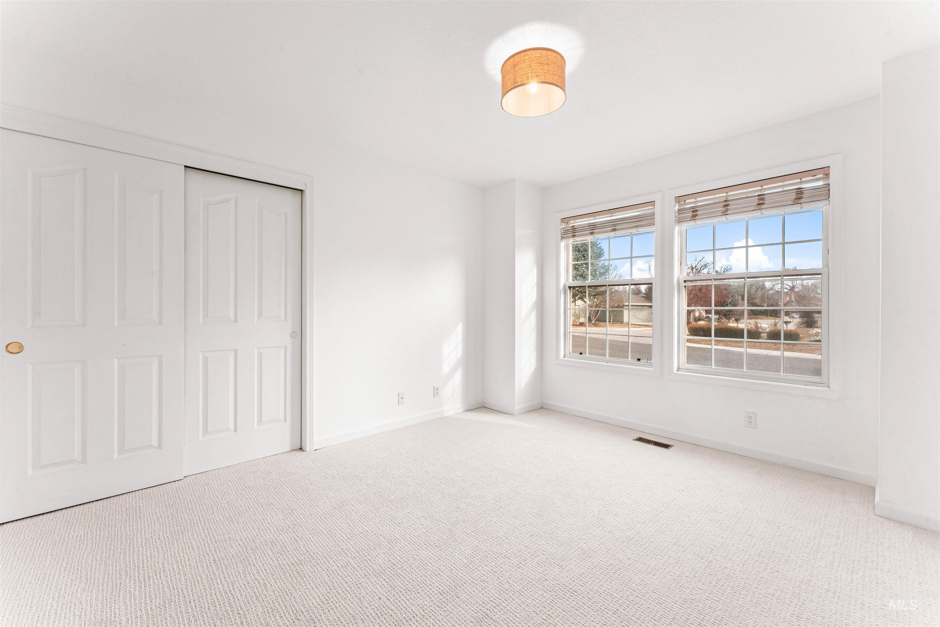 1545 N Ellington Way, Eagle, Idaho 83616, 3 Bedrooms, 2 Bathrooms, Residential For Sale, Price $519,900,MLS 98973795