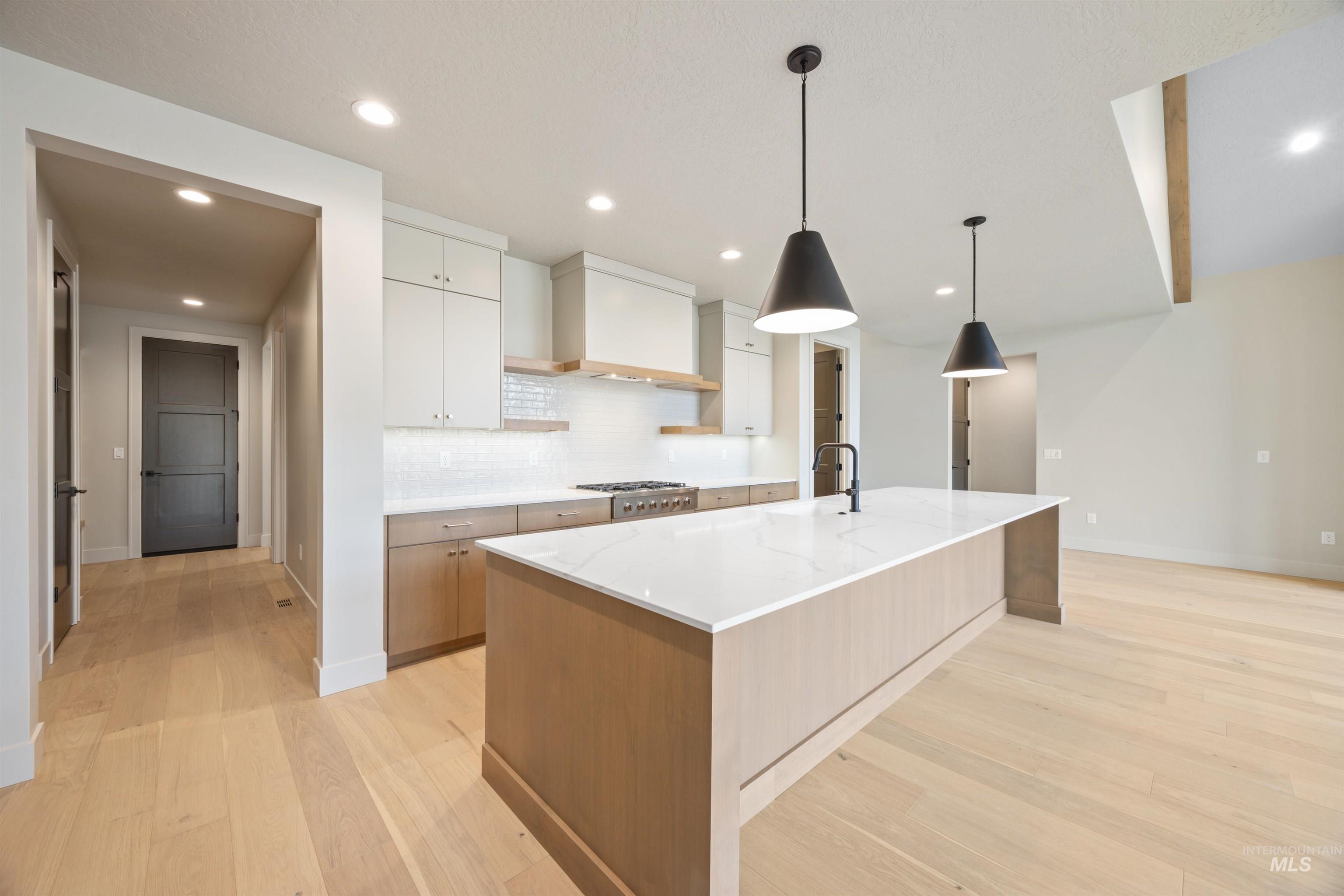 5502 W Haughburn Dr, Eagle, Idaho 83616, 4 Bedrooms, 3 Bathrooms, Residential For Sale, Price $998,000,MLS 98973798