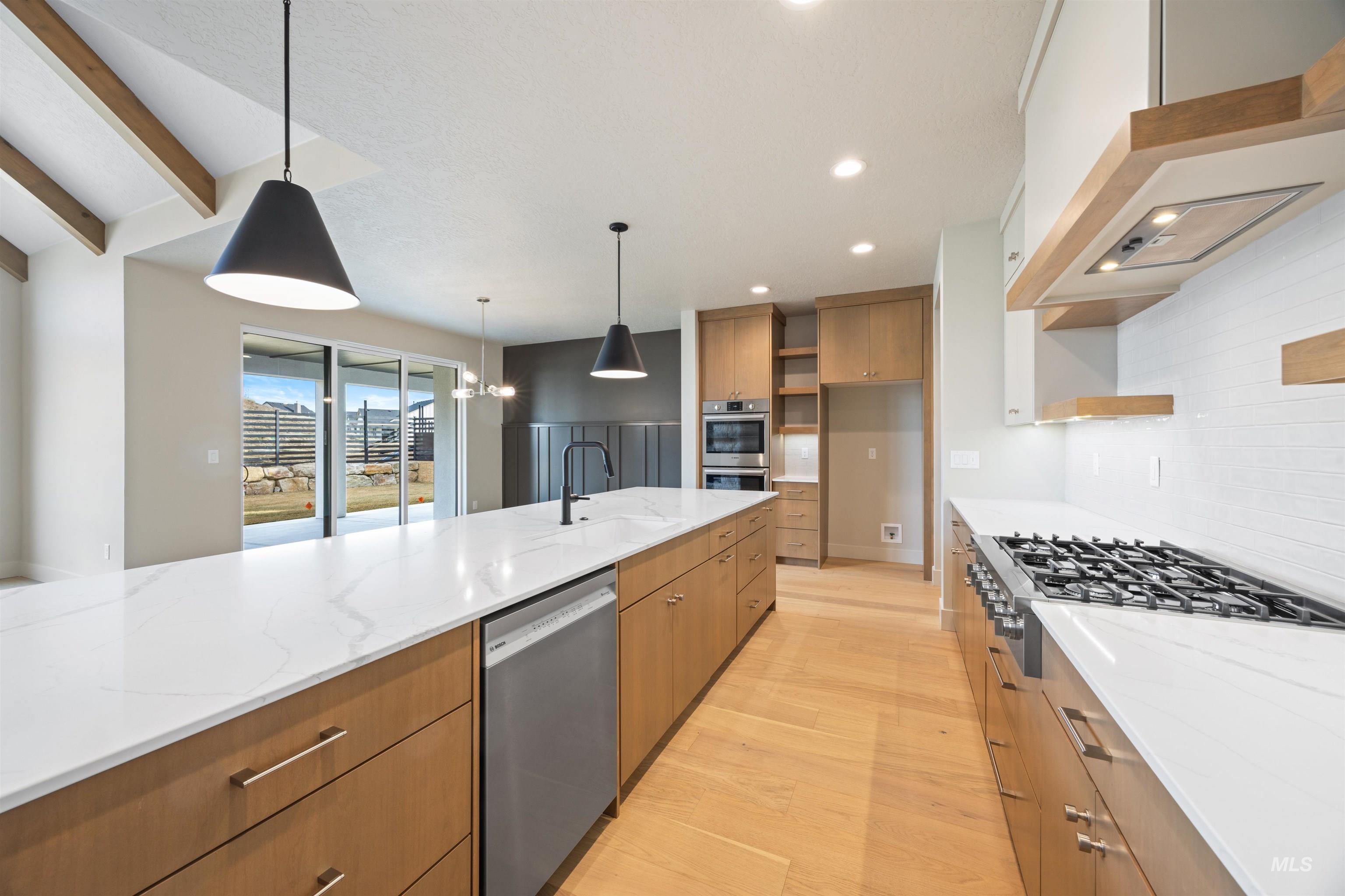 5502 W Haughburn Dr, Eagle, Idaho 83616, 4 Bedrooms, 3 Bathrooms, Residential For Sale, Price $998,000,MLS 98973798