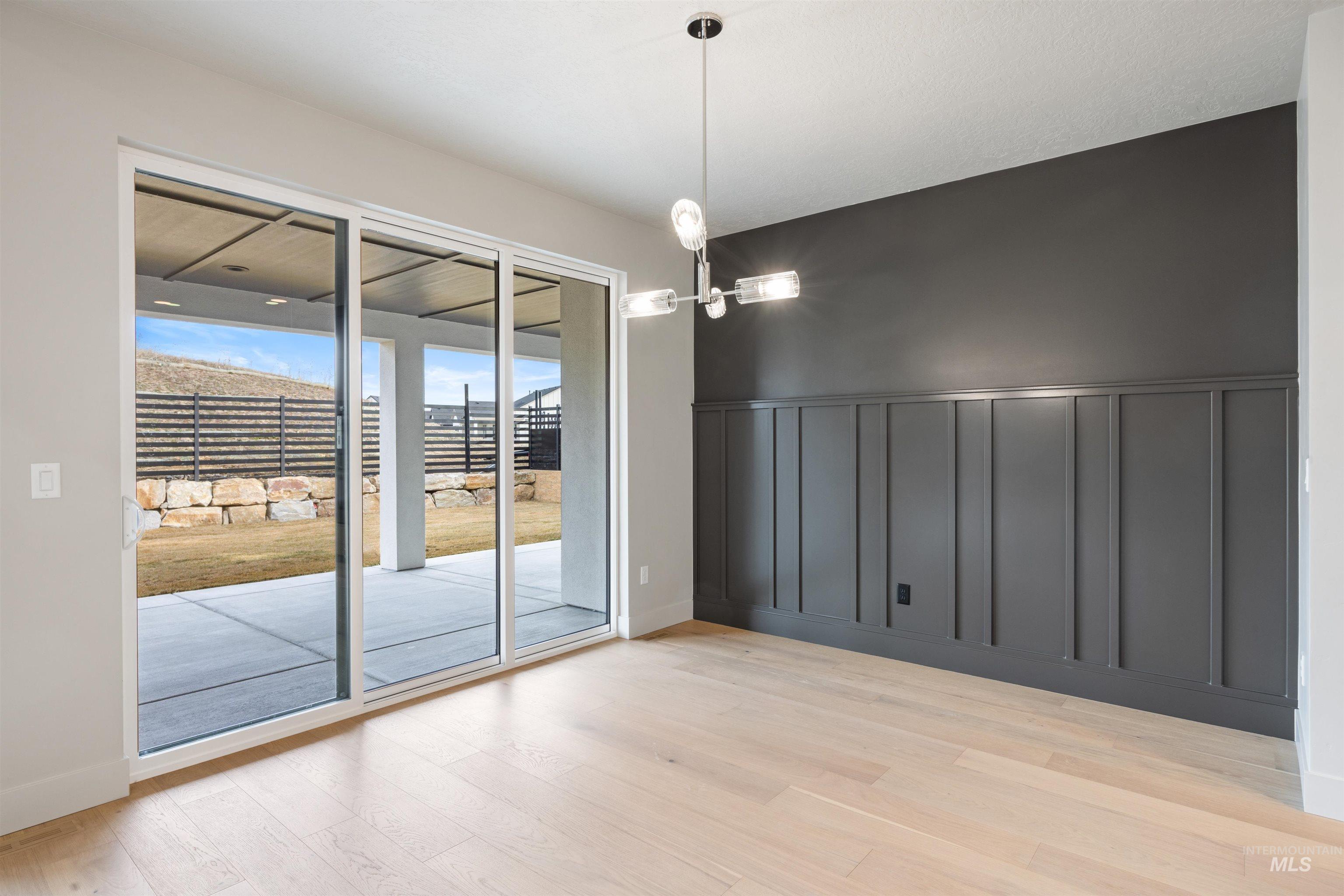 5502 W Haughburn Dr, Eagle, Idaho 83616, 4 Bedrooms, 3 Bathrooms, Residential For Sale, Price $998,000,MLS 98973798