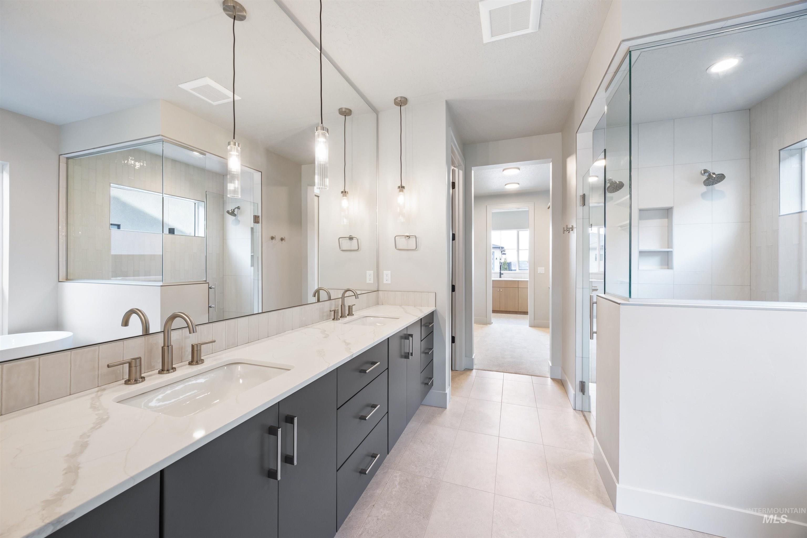 5502 W Haughburn Dr, Eagle, Idaho 83616, 4 Bedrooms, 3 Bathrooms, Residential For Sale, Price $998,000,MLS 98973798