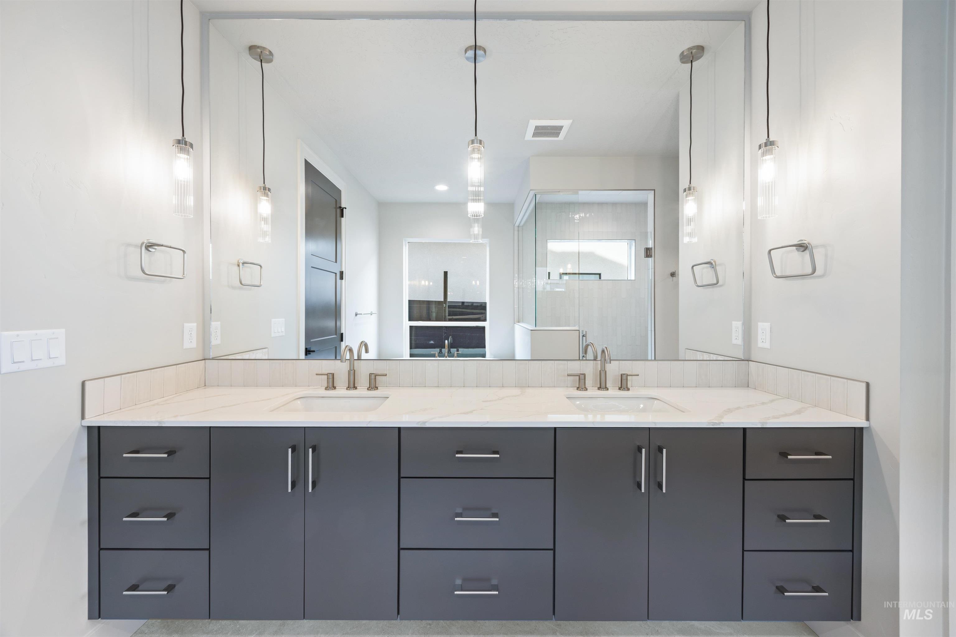 5502 W Haughburn Dr, Eagle, Idaho 83616, 4 Bedrooms, 3 Bathrooms, Residential For Sale, Price $998,000,MLS 98973798