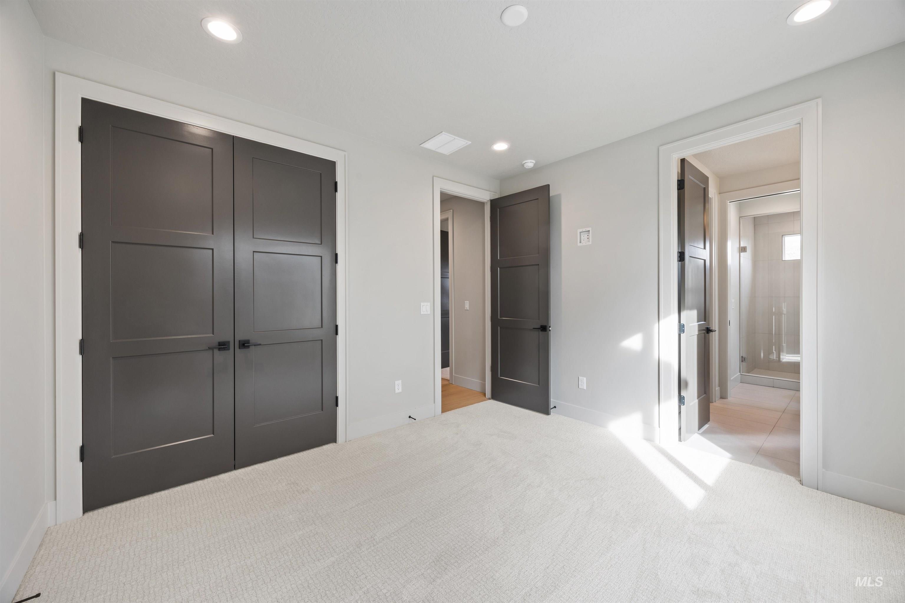 5502 W Haughburn Dr, Eagle, Idaho 83616, 4 Bedrooms, 3 Bathrooms, Residential For Sale, Price $998,000,MLS 98973798