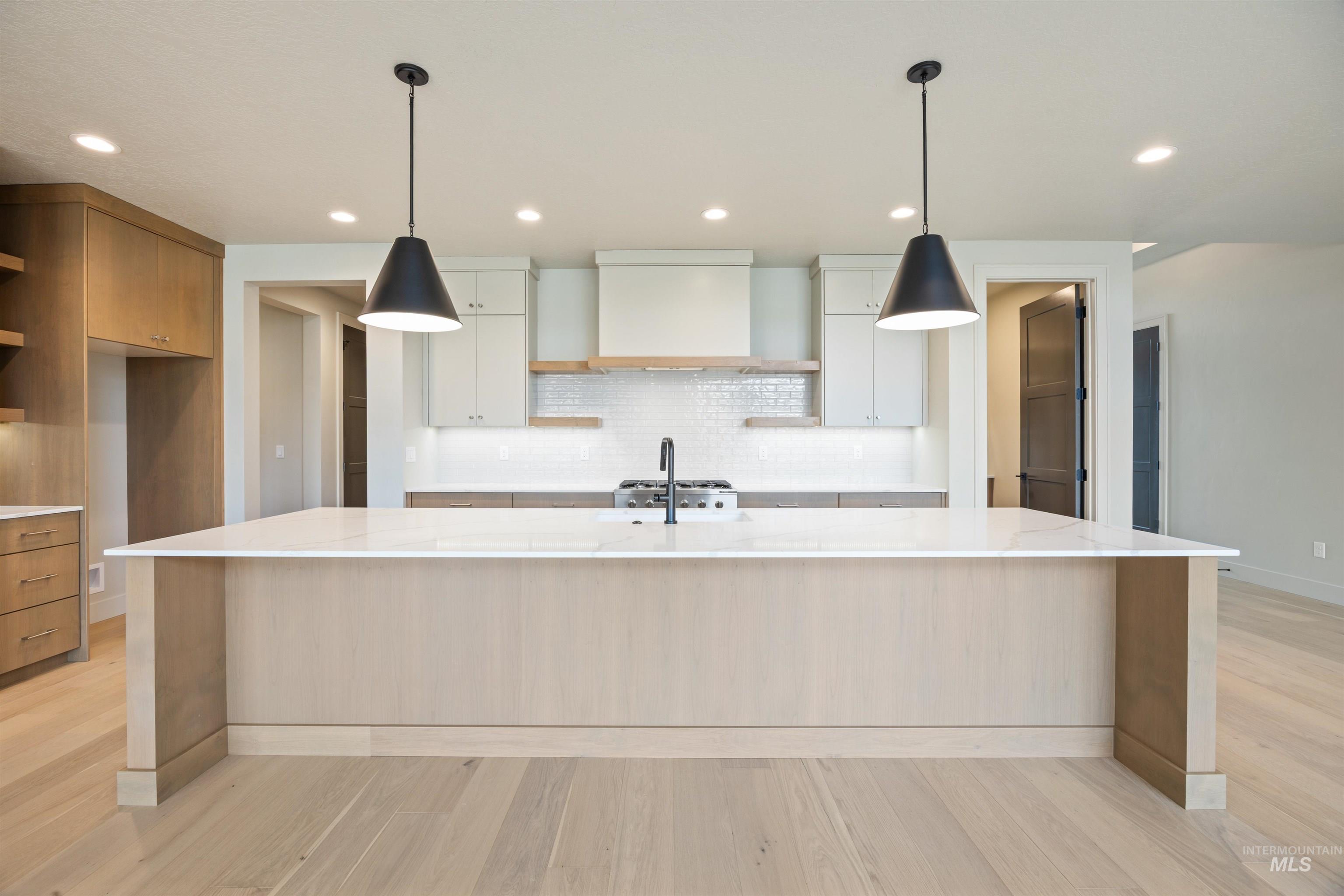 5502 W Haughburn Dr, Eagle, Idaho 83616, 4 Bedrooms, 3 Bathrooms, Residential For Sale, Price $998,000,MLS 98973798