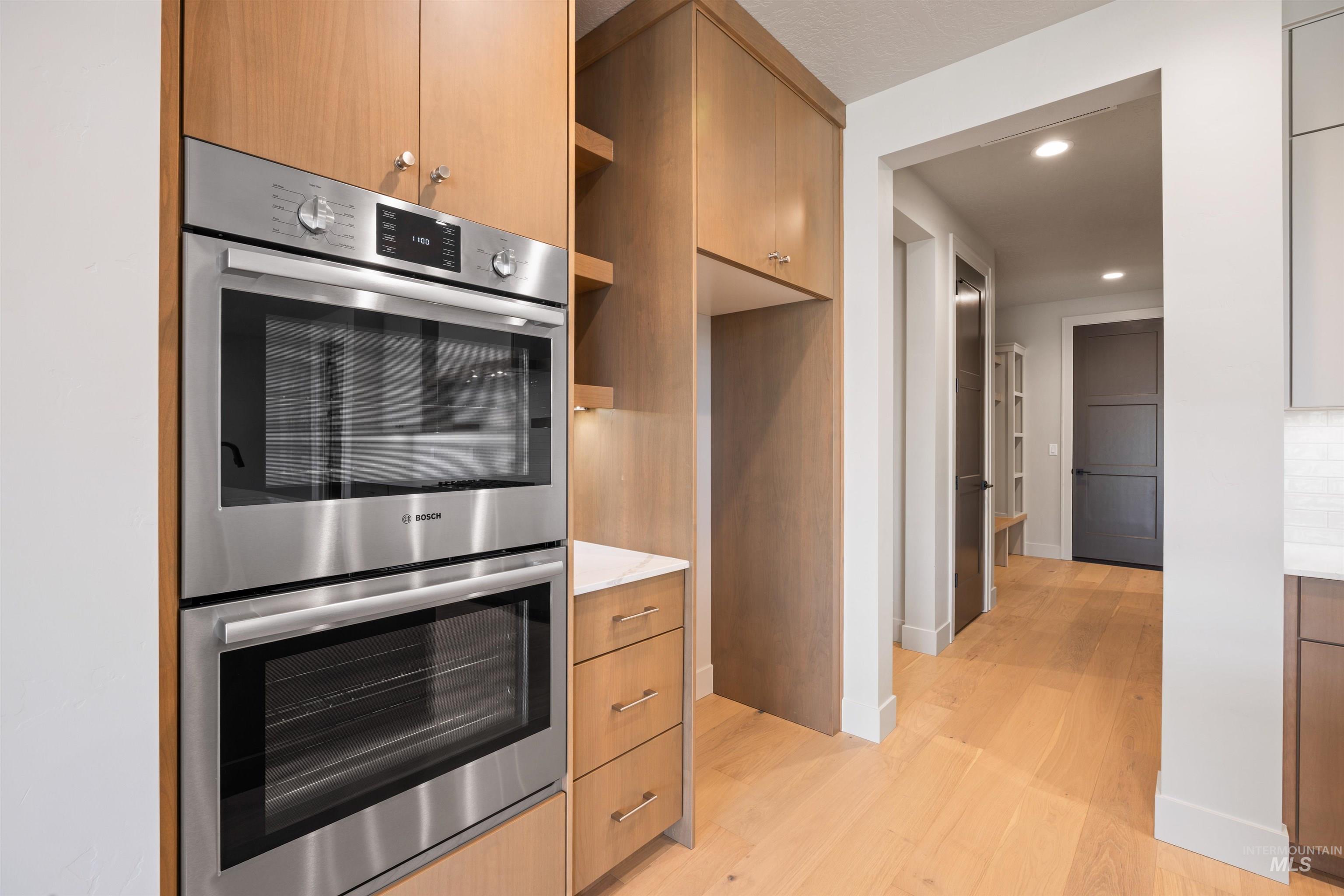 5502 W Haughburn Dr, Eagle, Idaho 83616, 4 Bedrooms, 3 Bathrooms, Residential For Sale, Price $998,000,MLS 98973798