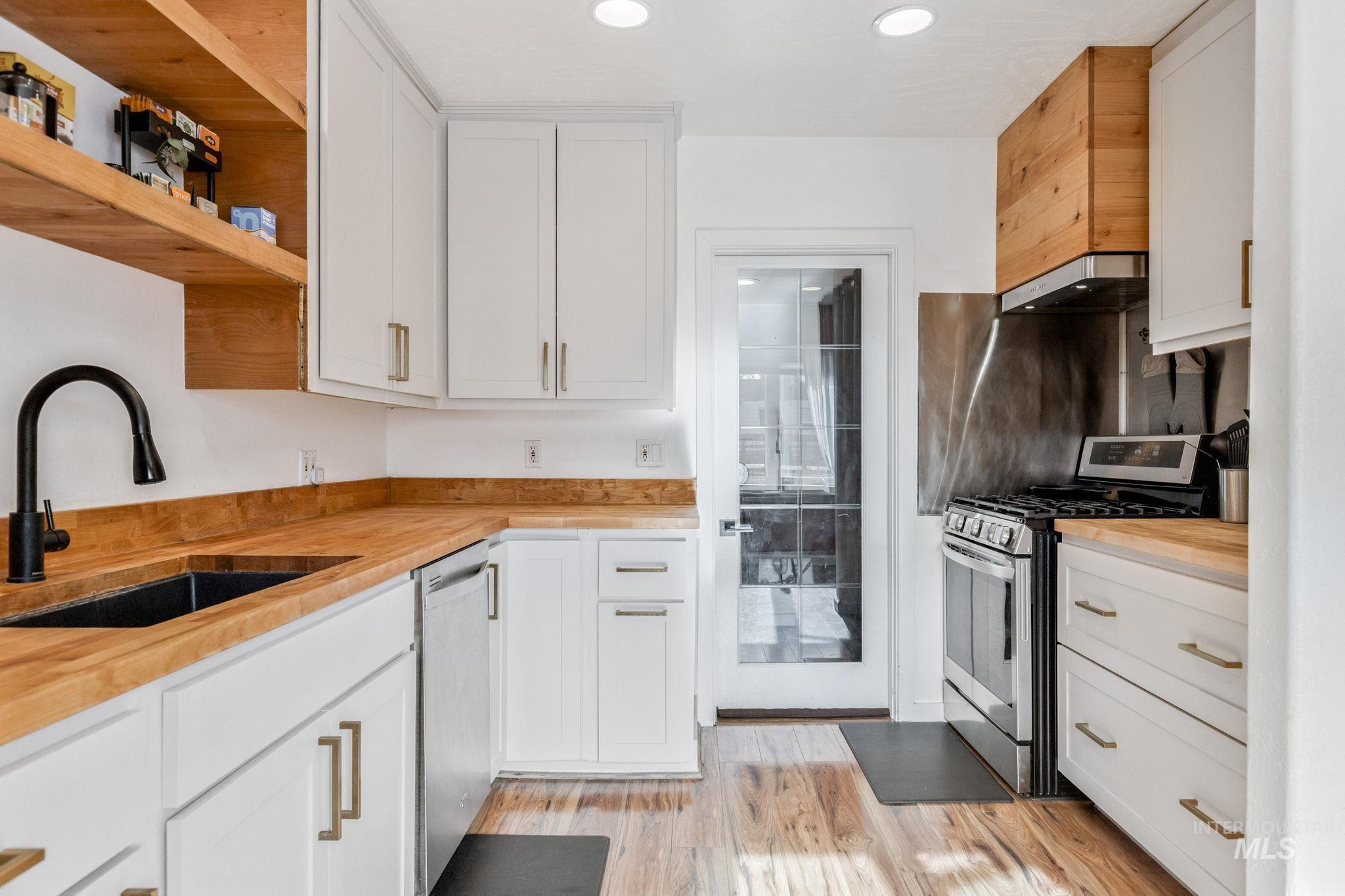 3005 N 28th St, Boise, Idaho 83703, 2 Bedrooms, 1 Bathroom, Residential For Sale, Price $489,900,MLS 98973801