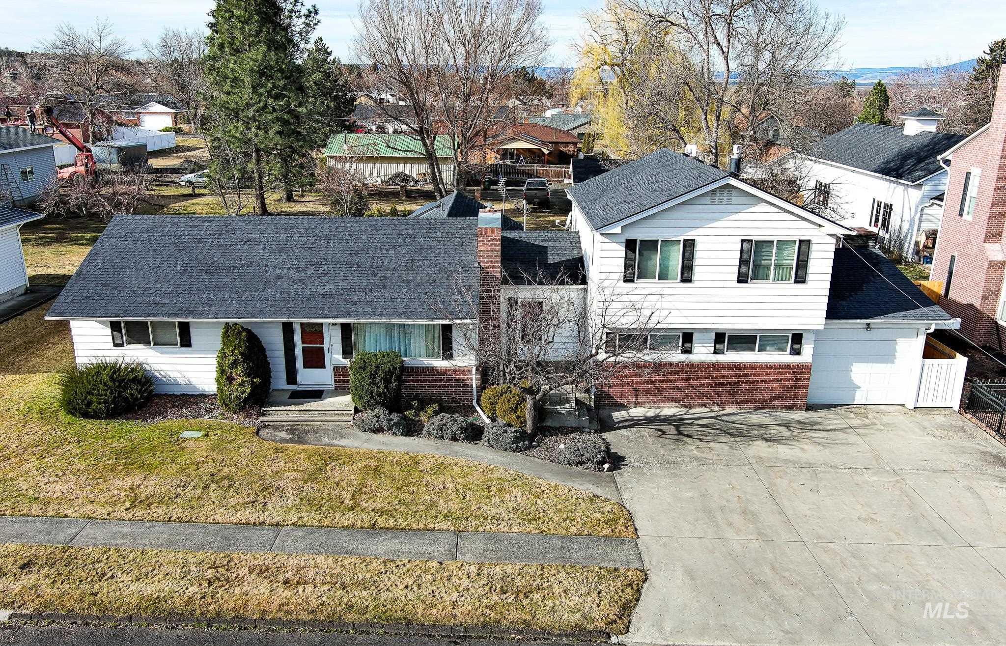 216 S Florence Street, Grangeville, Idaho 83530, 4 Bedrooms, 2 Bathrooms, Residential For Sale, Price $417,000,MLS 98973802