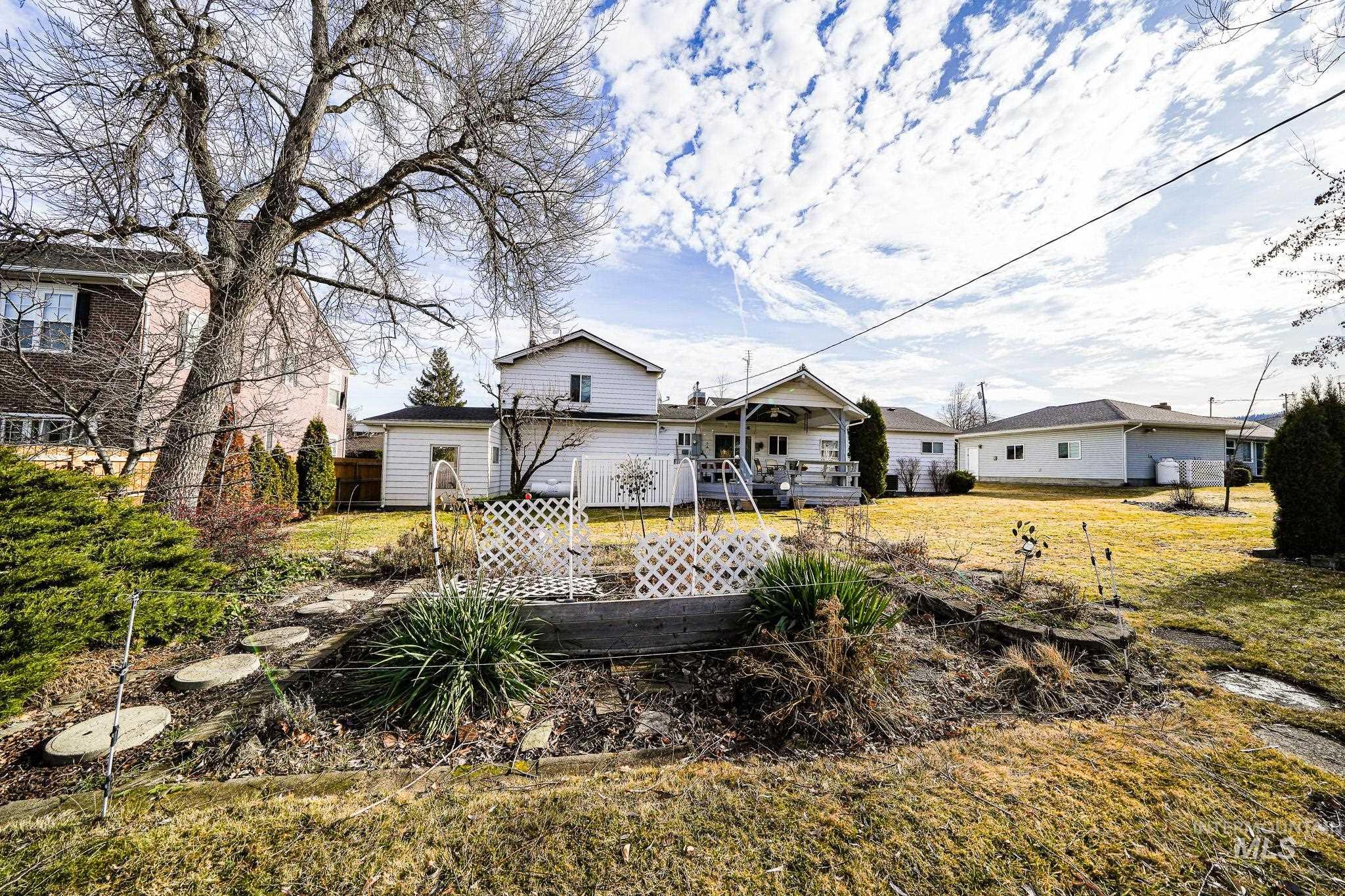 216 S Florence Street, Grangeville, Idaho 83530, 4 Bedrooms, 2 Bathrooms, Residential For Sale, Price $417,000,MLS 98973802