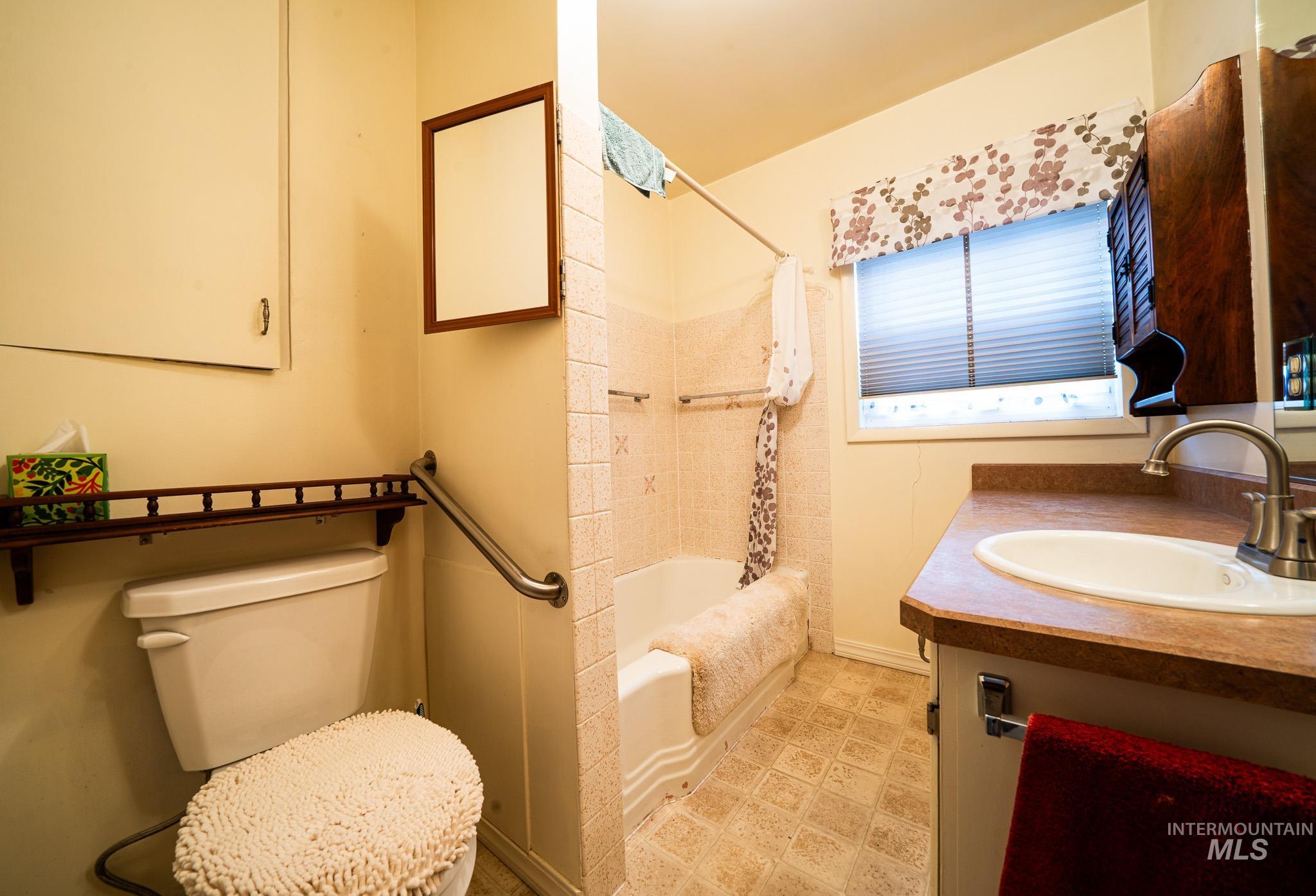 216 S Florence Street, Grangeville, Idaho 83530, 4 Bedrooms, 2 Bathrooms, Residential For Sale, Price $417,000,MLS 98973802