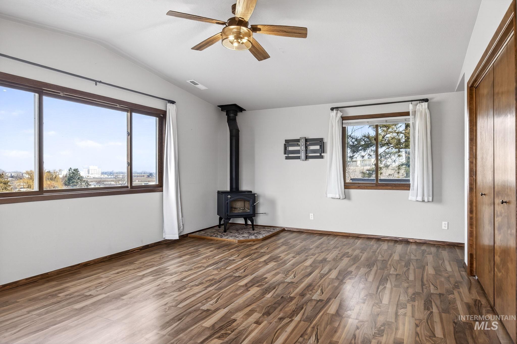 6621 E Willow Ave, Nampa, Idaho 83687, 4 Bedrooms, 2 Bathrooms, Residential For Sale, Price $565,000,MLS 98973803