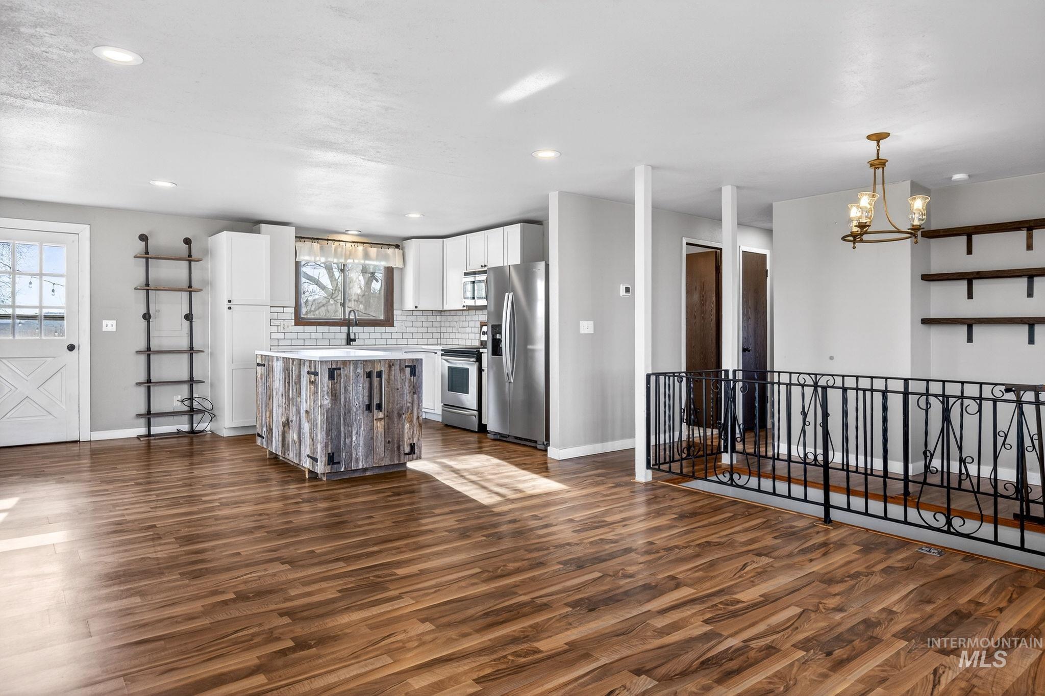 6621 E Willow Ave, Nampa, Idaho 83687, 4 Bedrooms, 2 Bathrooms, Residential For Sale, Price $565,000,MLS 98973803