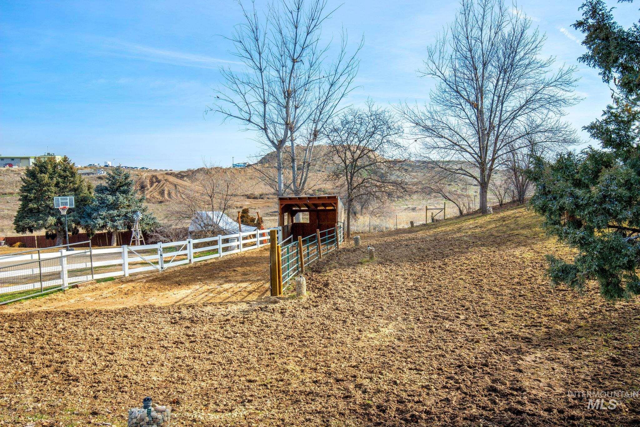 6621 E Willow Ave, Nampa, Idaho 83687, 4 Bedrooms, 2 Bathrooms, Residential For Sale, Price $565,000,MLS 98973803