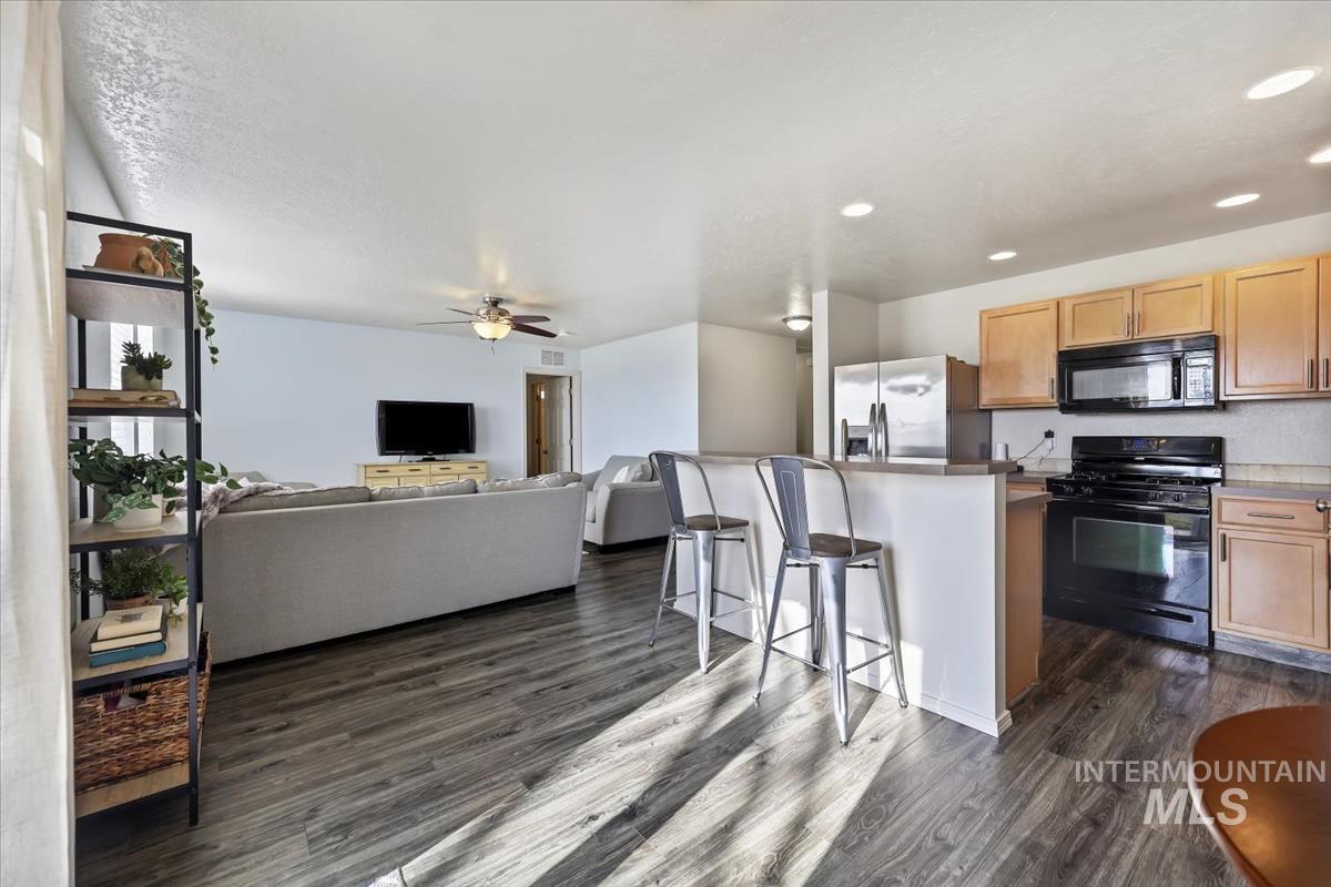 4355 W Newland St., Meridian, Idaho 83642, 3 Bedrooms, 2 Bathrooms, Residential For Sale, Price $410,000,MLS 98973806