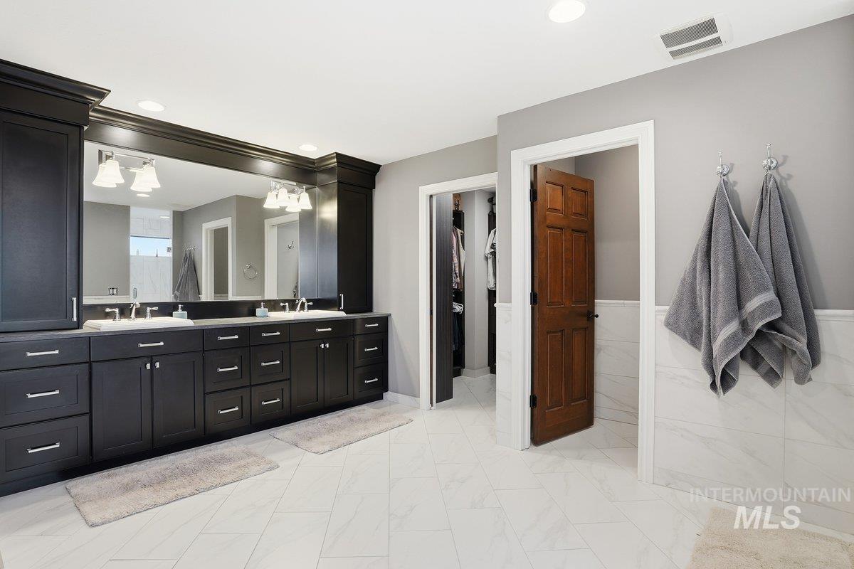 3050 S Whitepost Way, Eagle, Idaho 83616, 5 Bedrooms, 4.5 Bathrooms, Residential For Sale, Price $2,999,999,MLS 98973807