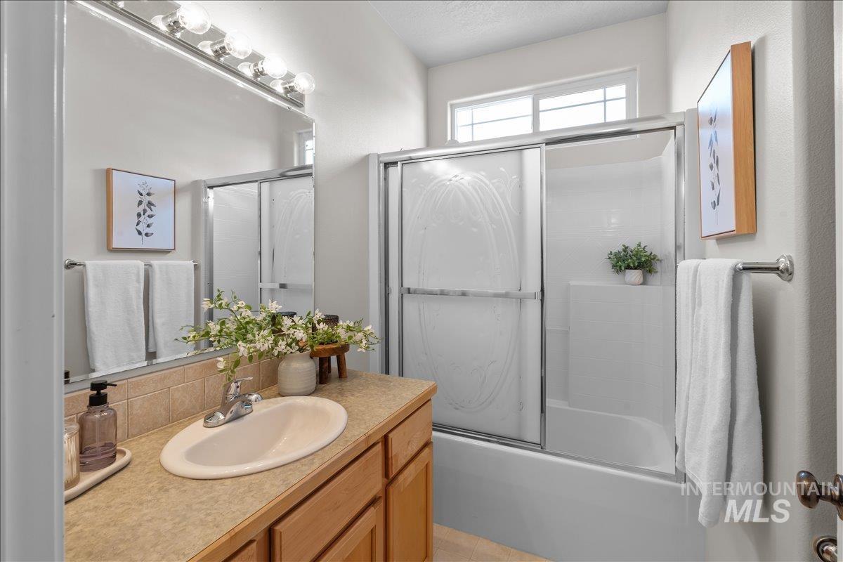 2716 S Bayou Bar Way, Meridian, Idaho 83642, 4 Bedrooms, 3 Bathrooms, Residential For Sale, Price $525,000,MLS 98973808