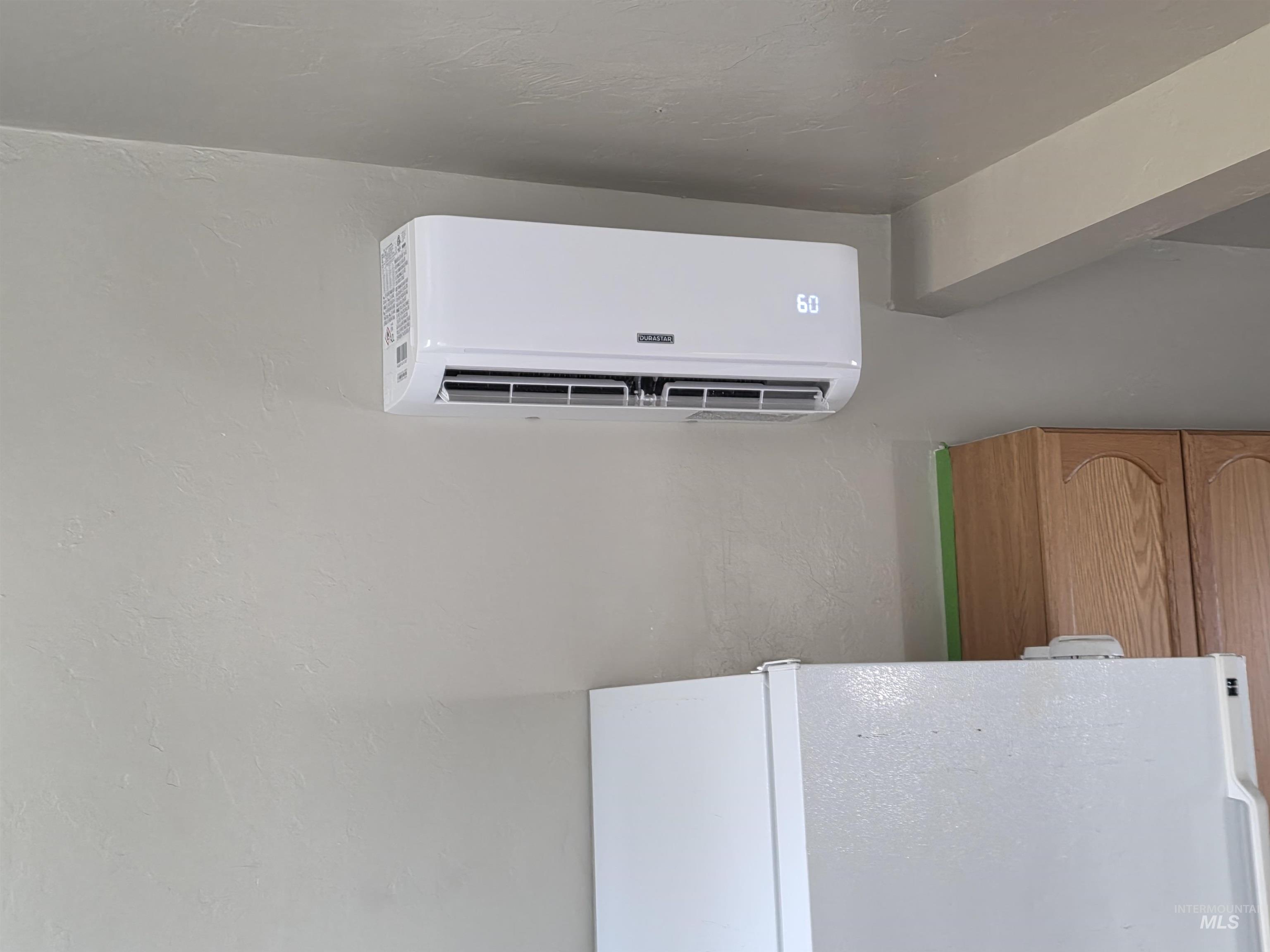 325 Idaho Str, Gooding, Idaho 83330, 2 Bedrooms, 1 Bathroom, Residential Income For Sale, Price $325,000,MLS 98973809