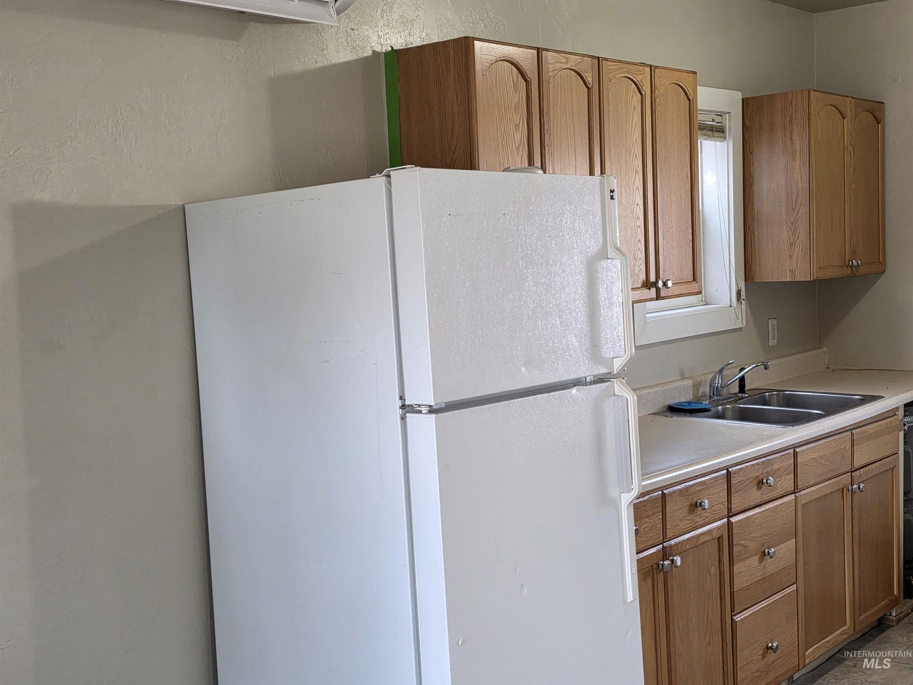 325 Idaho Str, Gooding, Idaho 83330, 2 Bedrooms, 1 Bathroom, Residential Income For Sale, Price $325,000,MLS 98973809