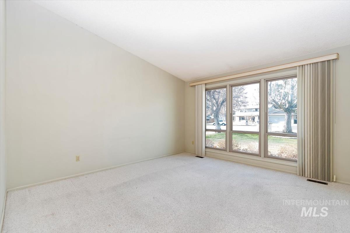 1460 Medinah Ct, Eagle, Idaho 83616-5262, 3 Bedrooms, 2 Bathrooms, Residential For Sale, Price $419,900,MLS 98973812