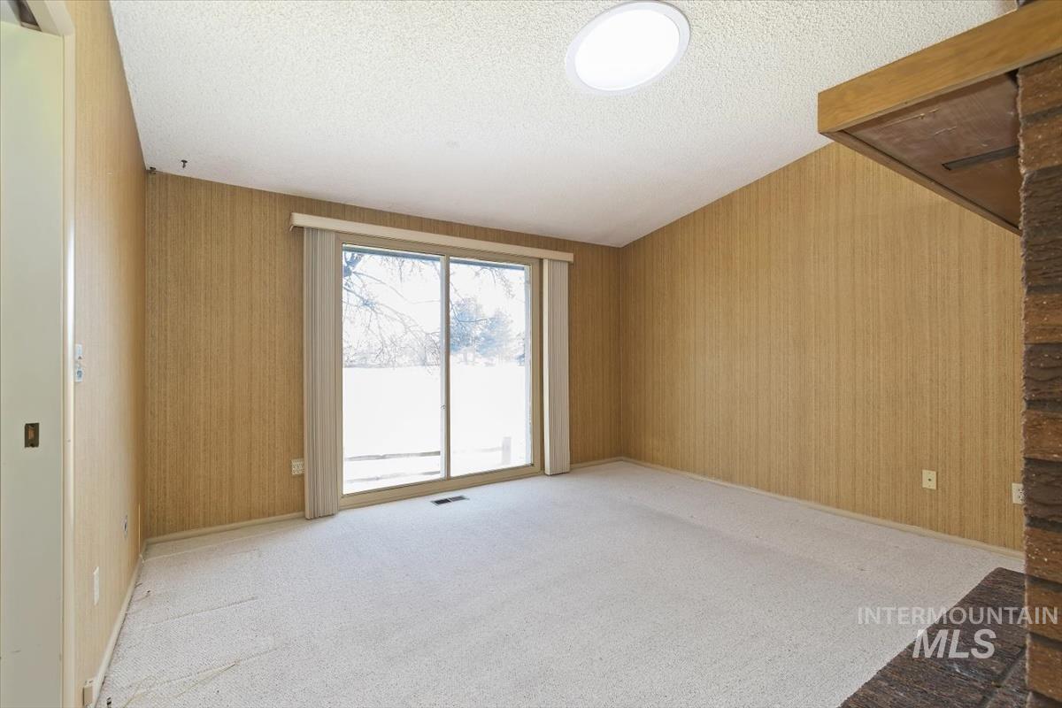 1460 Medinah Ct, Eagle, Idaho 83616-5262, 3 Bedrooms, 2 Bathrooms, Residential For Sale, Price $419,900,MLS 98973812