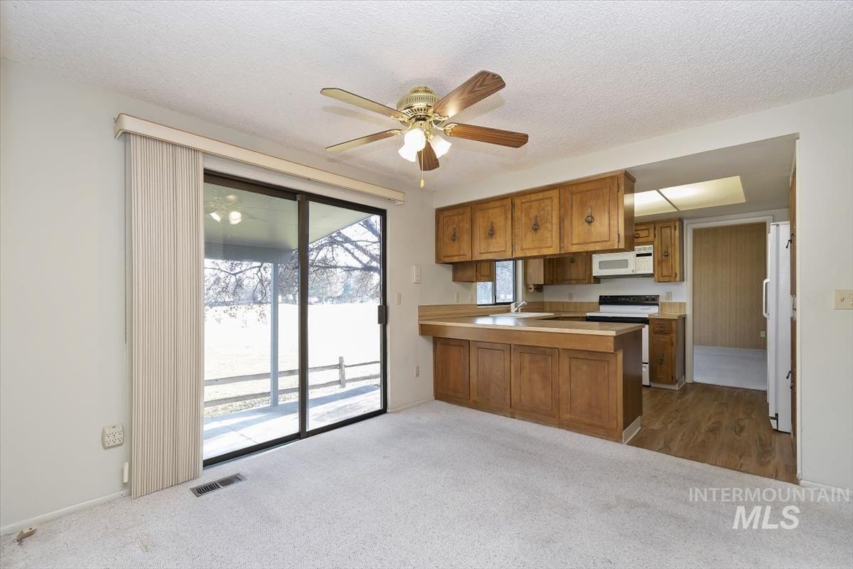 1460 Medinah Ct, Eagle, Idaho 83616-5262, 3 Bedrooms, 2 Bathrooms, Residential For Sale, Price $419,900,MLS 98973812