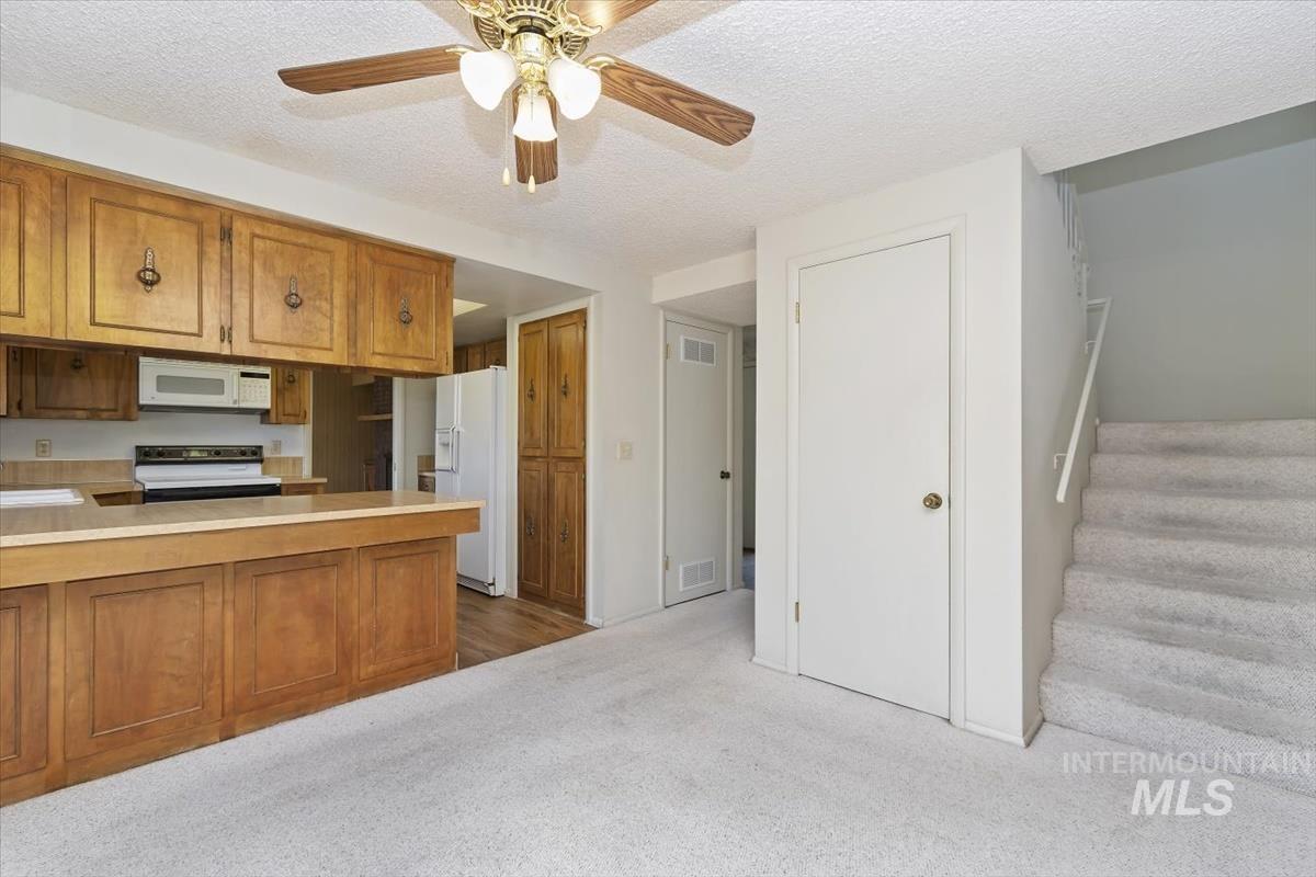 1460 Medinah Ct, Eagle, Idaho 83616-5262, 3 Bedrooms, 2 Bathrooms, Residential For Sale, Price $419,900,MLS 98973812