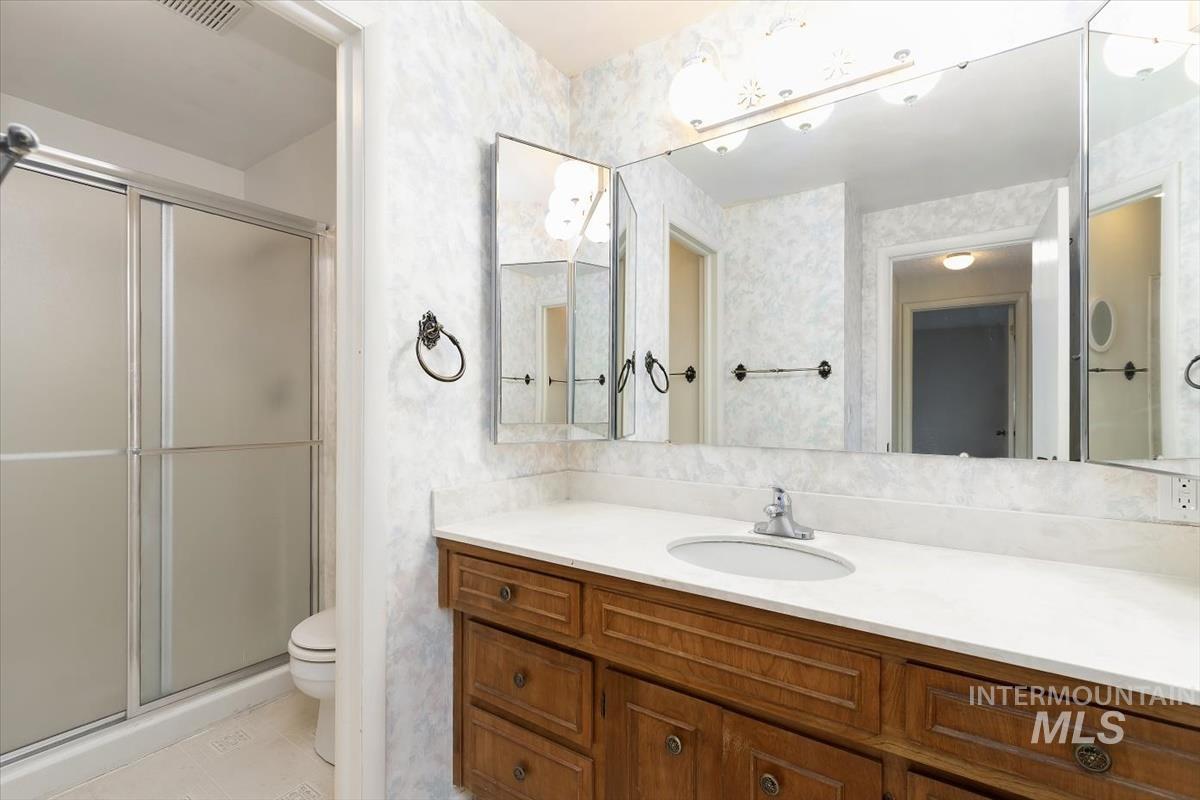 1460 Medinah Ct, Eagle, Idaho 83616-5262, 3 Bedrooms, 2 Bathrooms, Residential For Sale, Price $419,900,MLS 98973812