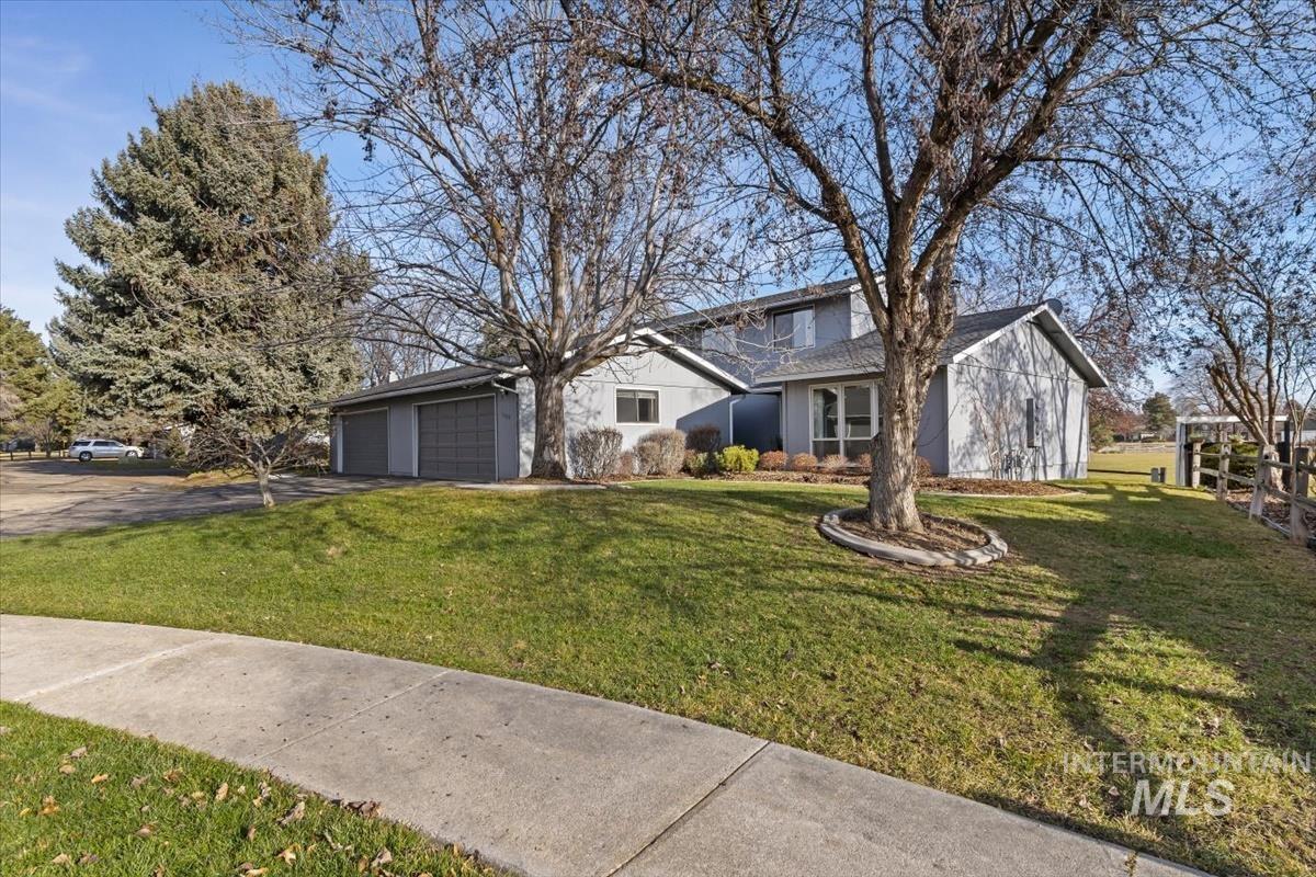 1460 Medinah Ct, Eagle, Idaho 83616-5262, 3 Bedrooms, 2 Bathrooms, Residential For Sale, Price $419,900,MLS 98973812