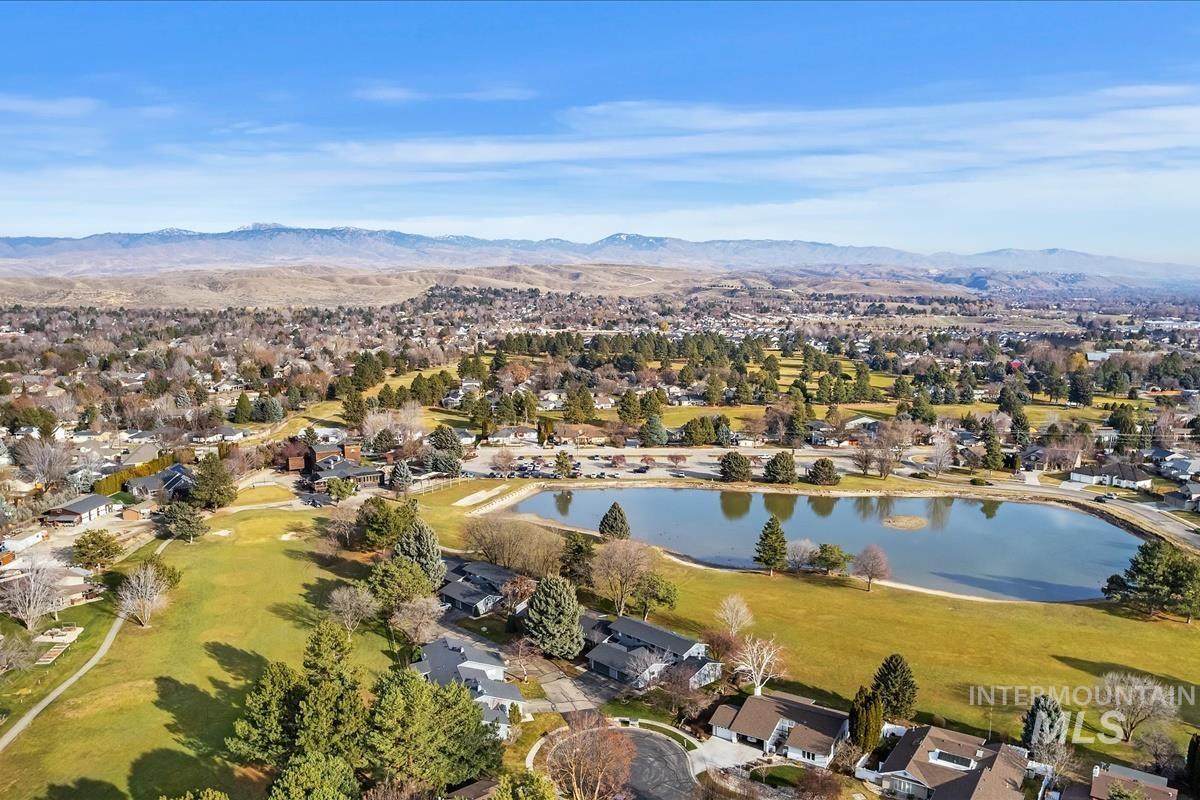 1460 Medinah Ct, Eagle, Idaho 83616-5262, 3 Bedrooms, 2 Bathrooms, Residential For Sale, Price $419,900,MLS 98973812