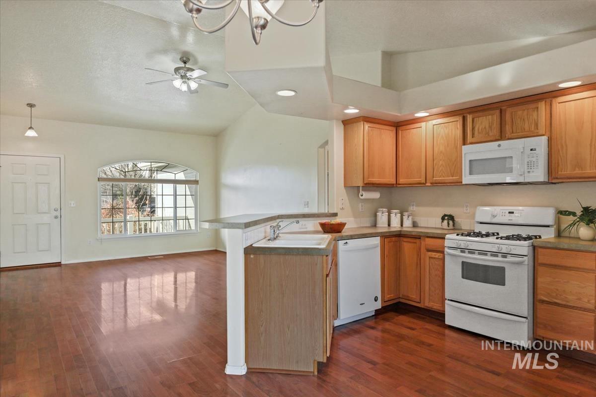 612 Goshawk Ave., Middleton, Idaho 83644, 4 Bedrooms, 2 Bathrooms, Residential For Sale, Price $369,900,MLS 98973814