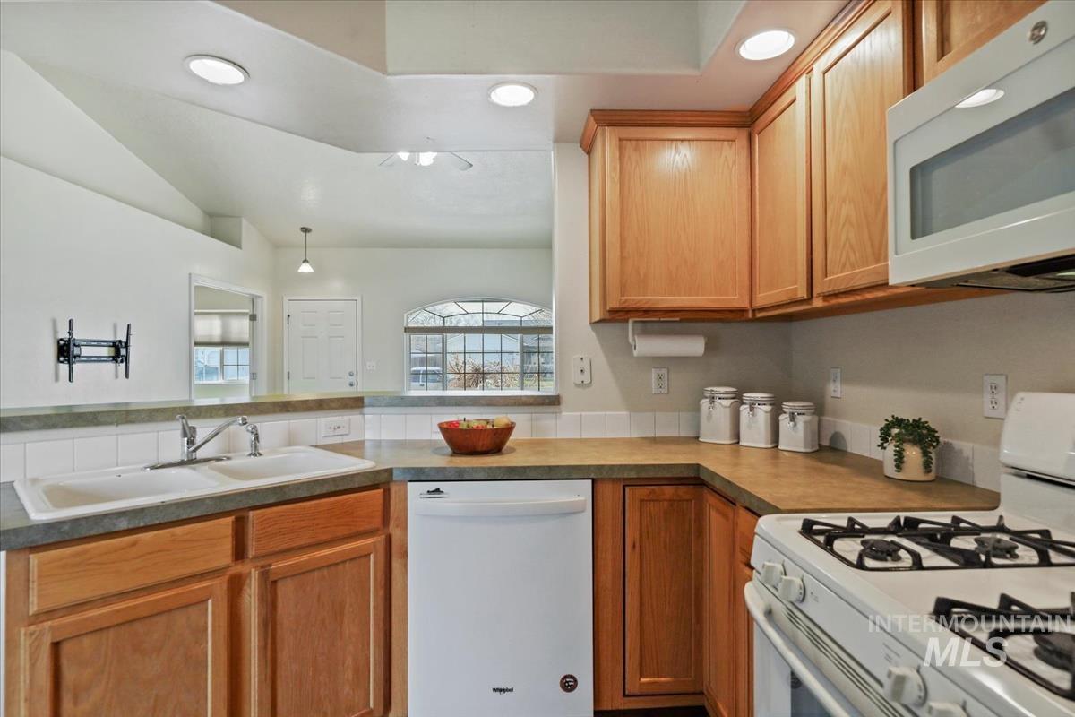 612 Goshawk Ave., Middleton, Idaho 83644, 4 Bedrooms, 2 Bathrooms, Residential For Sale, Price $369,900,MLS 98973814