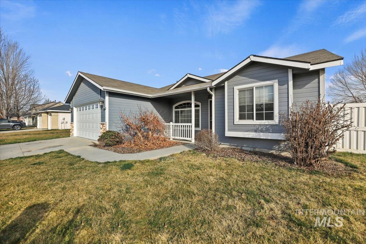612 Goshawk Ave., Middleton, Idaho 83644, 4 Bedrooms, 2 Bathrooms, Residential For Sale, Price $369,900,MLS 98973814