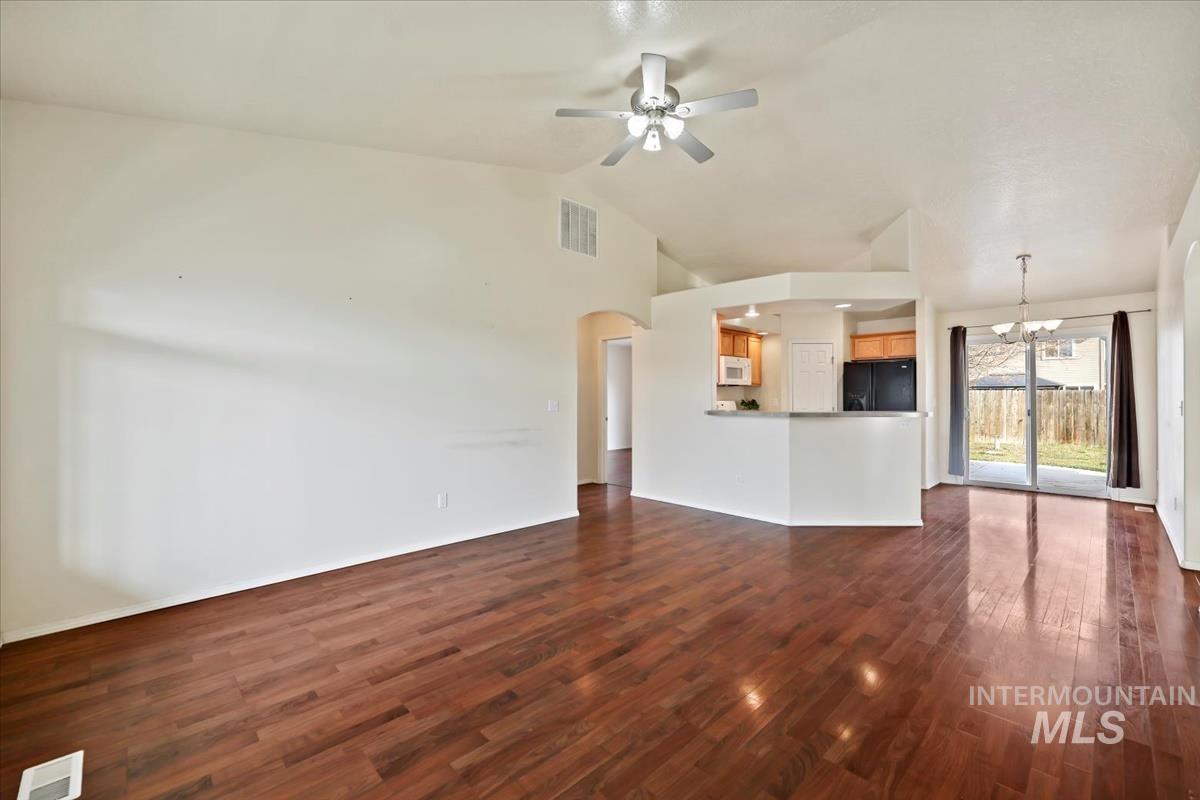 612 Goshawk Ave., Middleton, Idaho 83644, 4 Bedrooms, 2 Bathrooms, Residential For Sale, Price $369,900,MLS 98973814