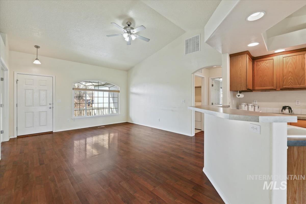 612 Goshawk Ave., Middleton, Idaho 83644, 4 Bedrooms, 2 Bathrooms, Residential For Sale, Price $369,900,MLS 98973814