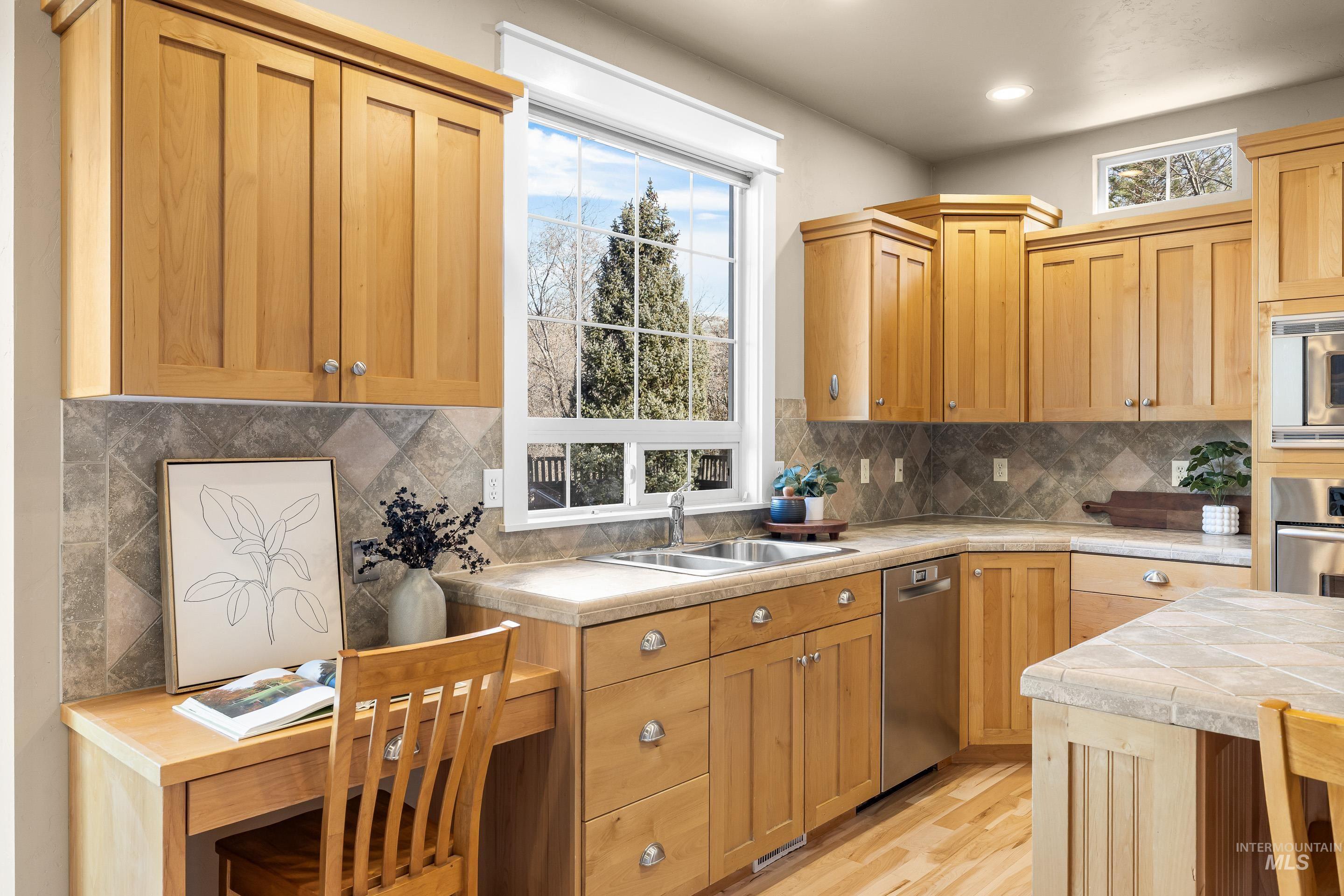 13489 N 5th Ave, Boise, Idaho 83714, 4 Bedrooms, 3.5 Bathrooms, Residential For Sale, Price $859,000,MLS 98973815