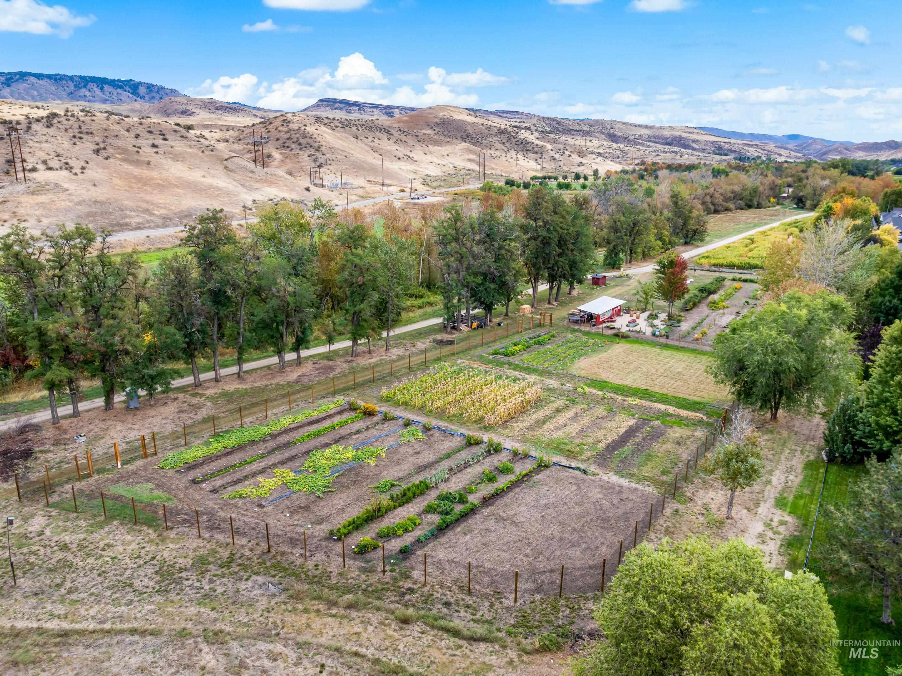 13489 N 5th Ave, Boise, Idaho 83714, 4 Bedrooms, 3.5 Bathrooms, Residential For Sale, Price $859,000,MLS 98973815