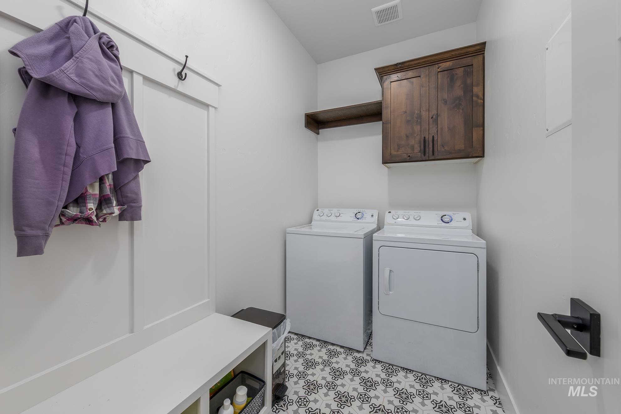 2585 NE 15th Avenue, Payette, Idaho 83611-2087, 3 Bedrooms, 2.5 Bathrooms, Residential For Sale, Price $438,000,MLS 98973817