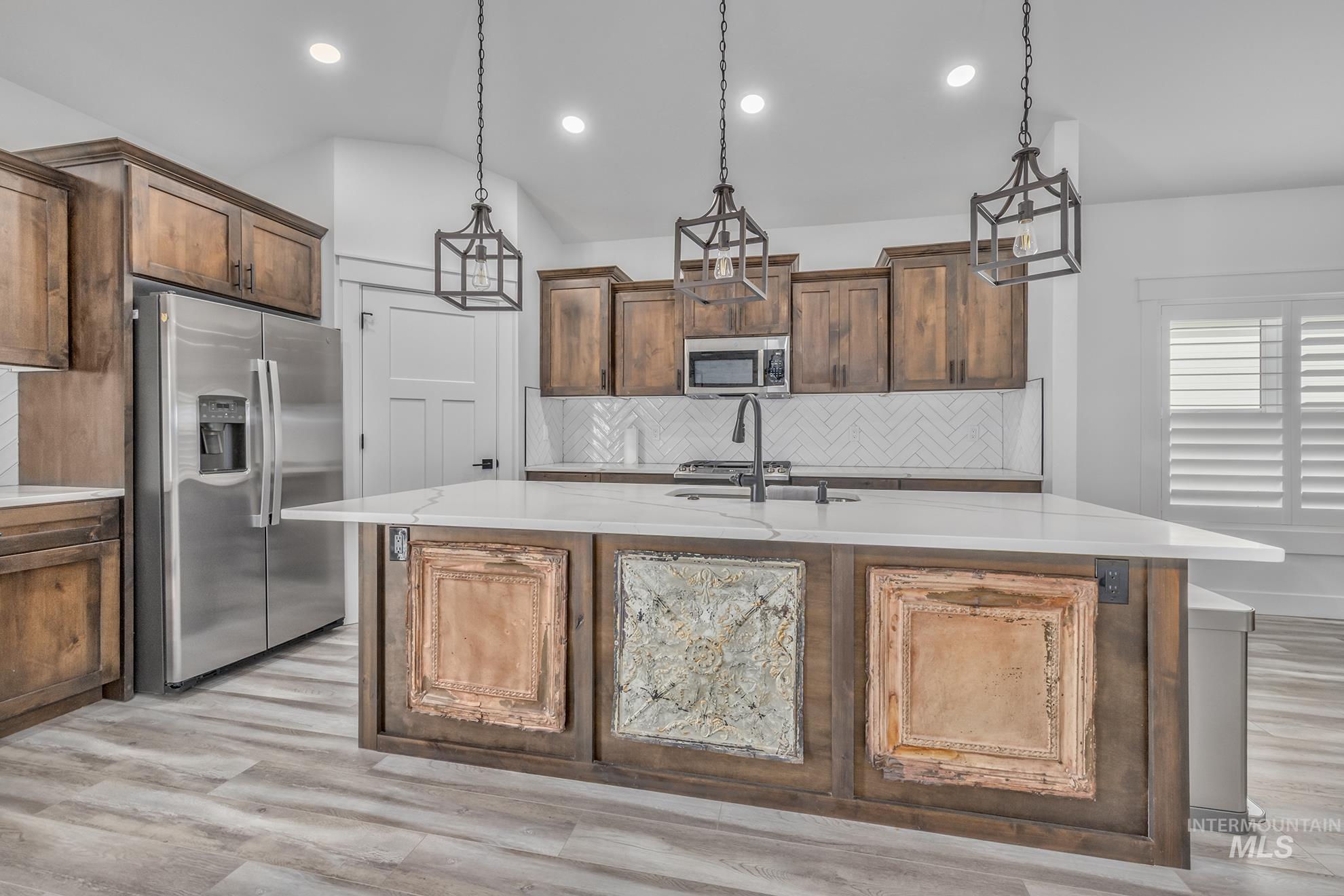 2585 NE 15th Avenue, Payette, Idaho 83611-2087, 3 Bedrooms, 2.5 Bathrooms, Residential For Sale, Price $438,000,MLS 98973817