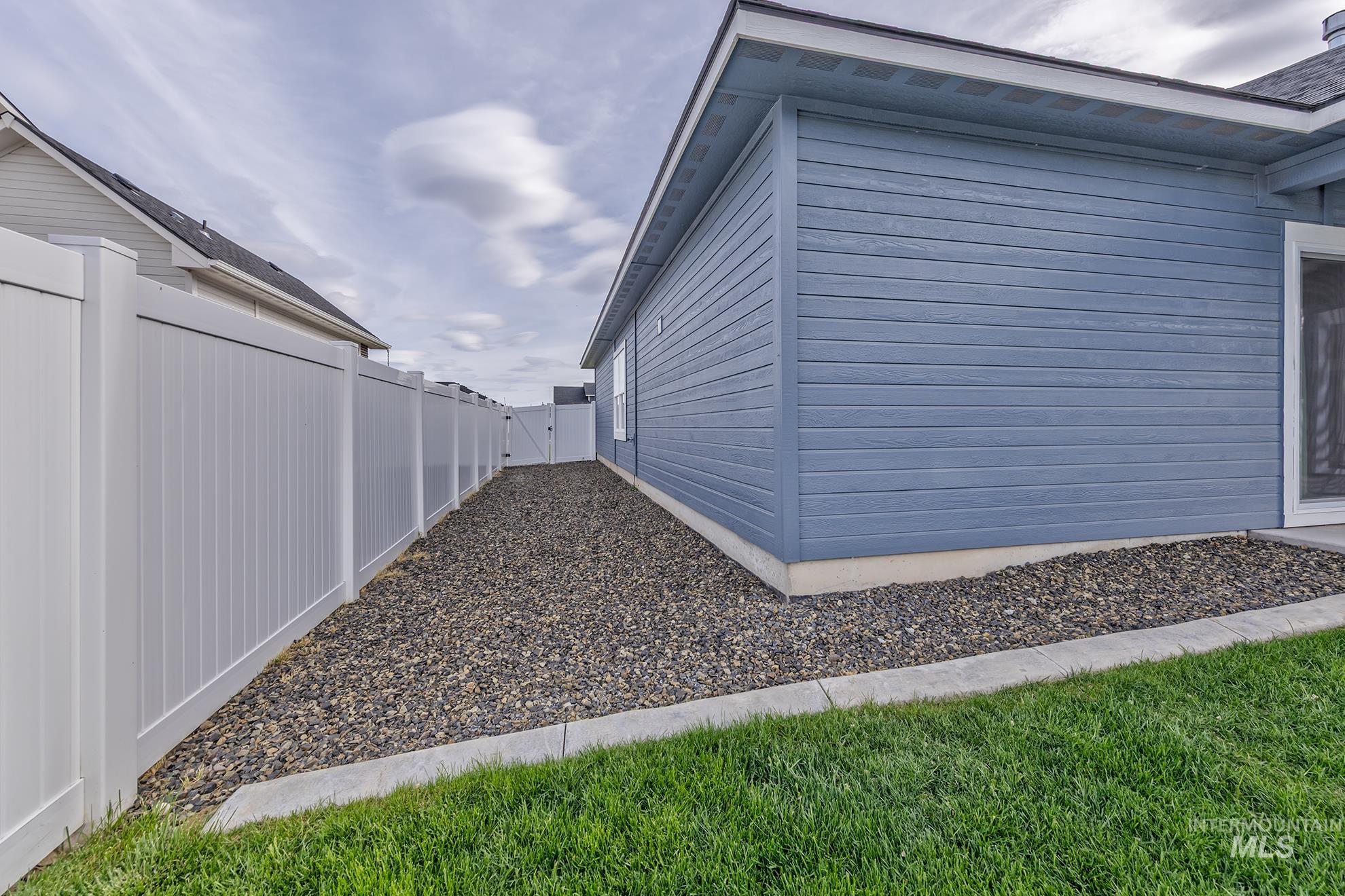 2585 NE 15th Avenue, Payette, Idaho 83611-2087, 3 Bedrooms, 2.5 Bathrooms, Residential For Sale, Price $438,000,MLS 98973817