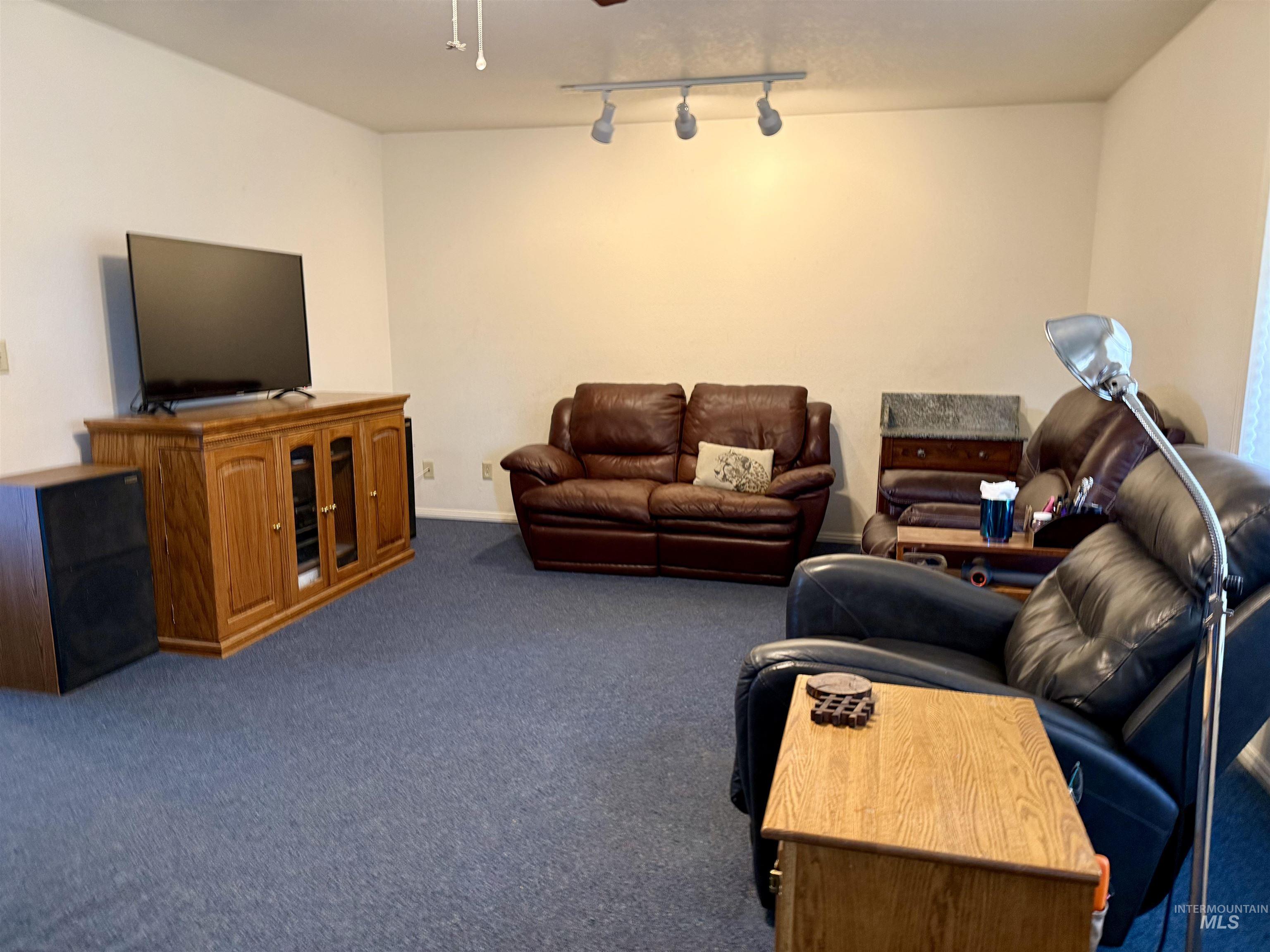 4406 S Montana Ave, Caldwell, Idaho 83607-8189, 3 Bedrooms, 2 Bathrooms, Residential For Sale, Price $395,000,MLS 98973818