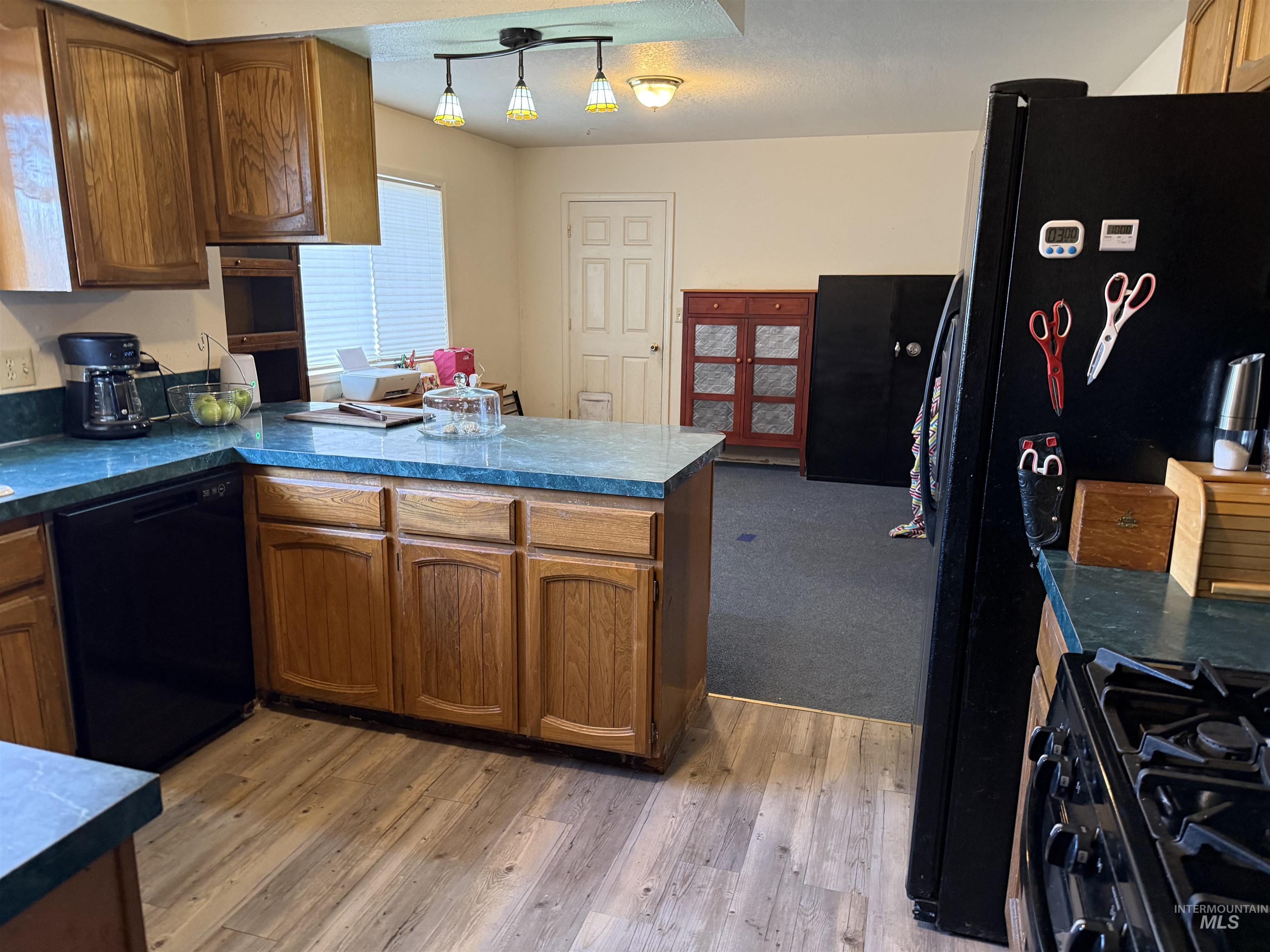 4406 S Montana Ave, Caldwell, Idaho 83607-8189, 3 Bedrooms, 2 Bathrooms, Residential For Sale, Price $395,000,MLS 98973818