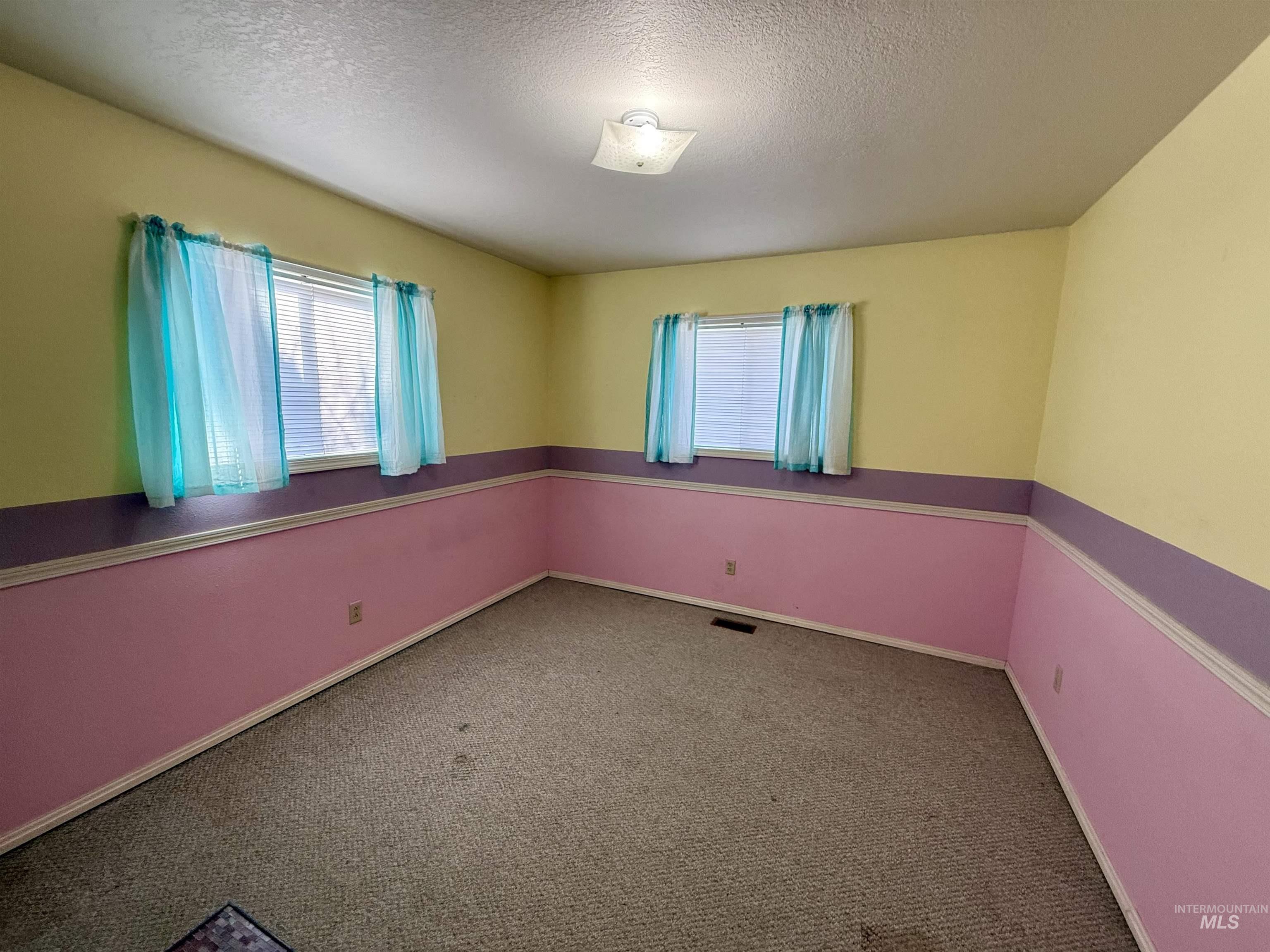 4406 S Montana Ave, Caldwell, Idaho 83607-8189, 3 Bedrooms, 2 Bathrooms, Residential For Sale, Price $395,000,MLS 98973818