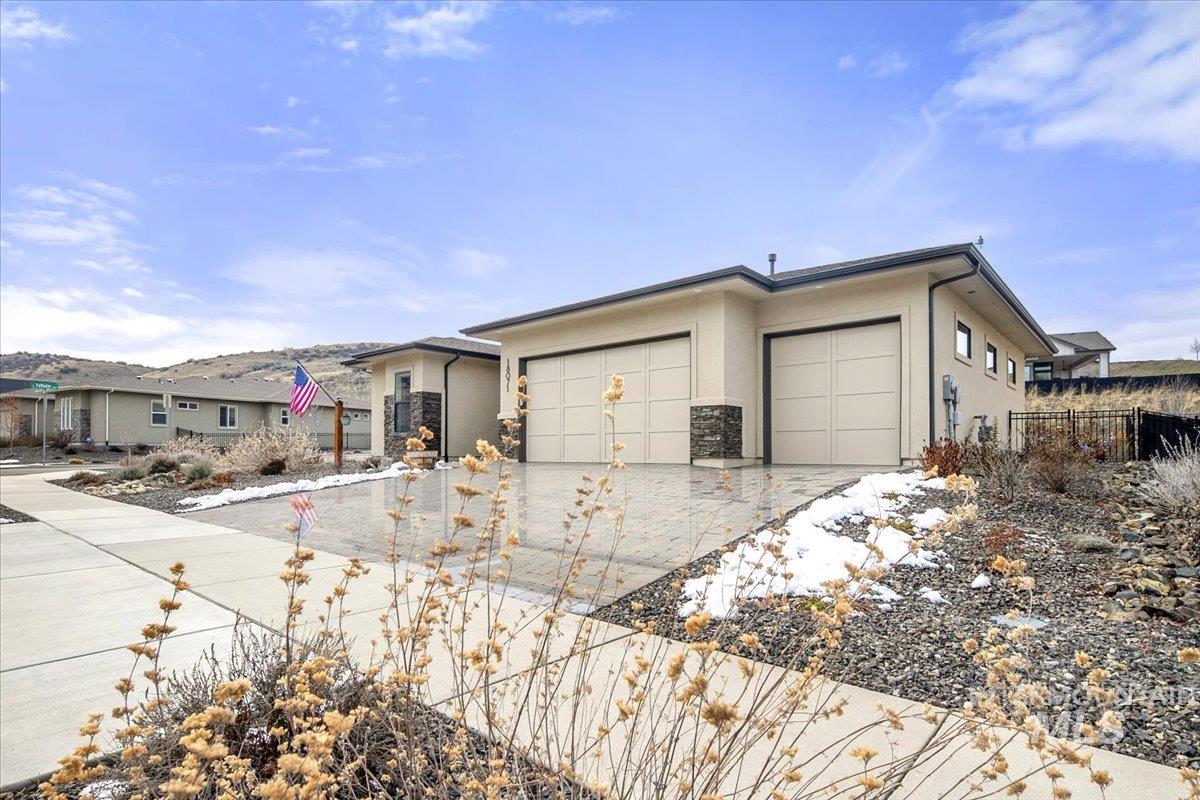 18071 N Burnt Car Way, Boise, Idaho 83714, 3 Bedrooms, 2.5 Bathrooms, Residential For Sale, Price $849,900,MLS 98973819