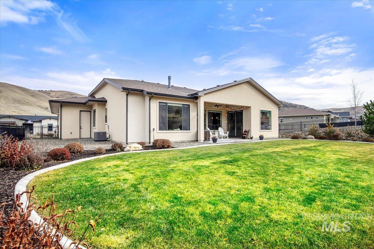 18071 N Burnt Car Way, Boise, Idaho 83714, 3 Bedrooms, 2.5 Bathrooms, Residential For Sale, Price $849,900,MLS 98973819