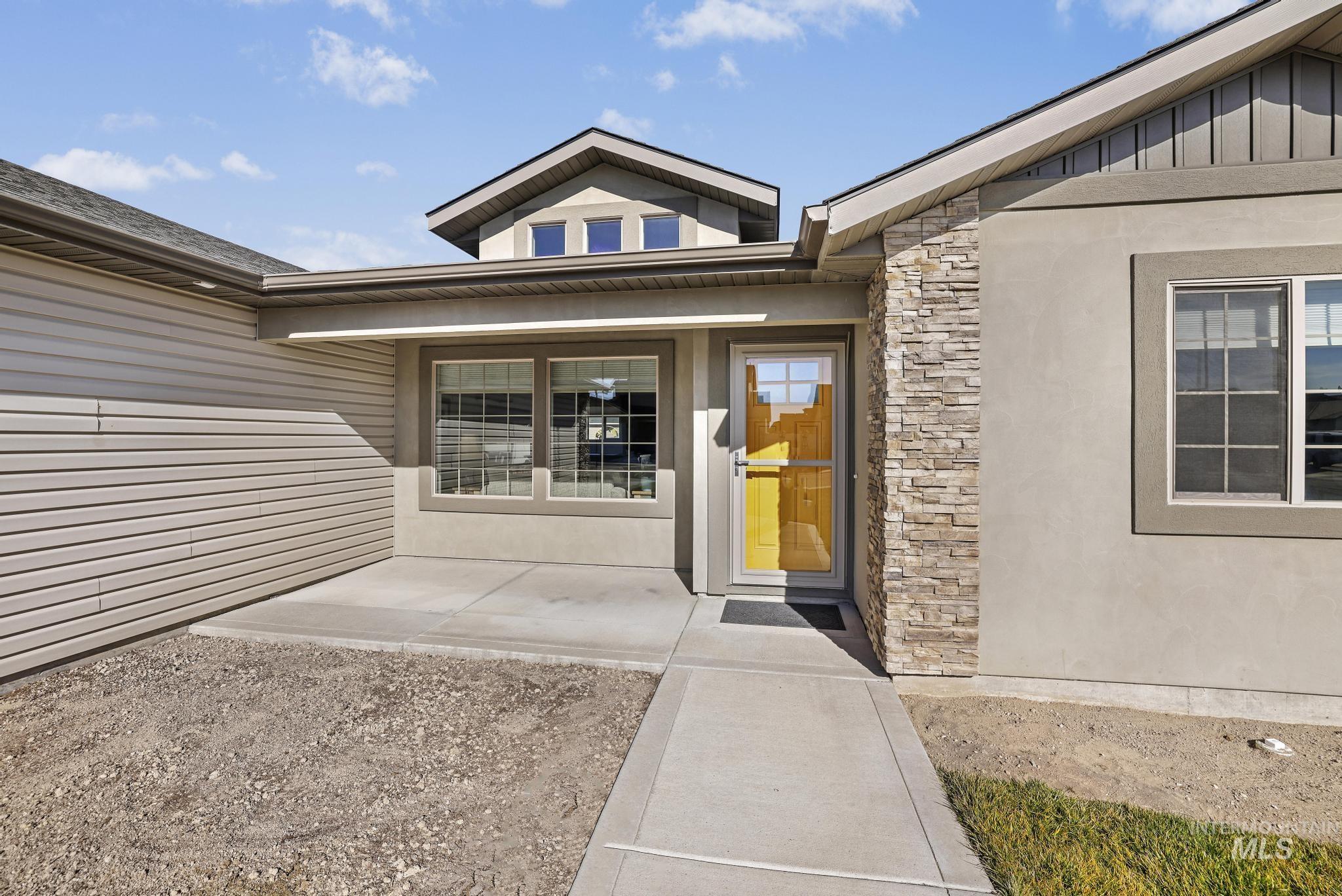 2403 Yellowstone Trail, Burley, Idaho 83318, 3 Bedrooms, 2 Bathrooms, Residential For Sale, Price $340,000,MLS 98973820